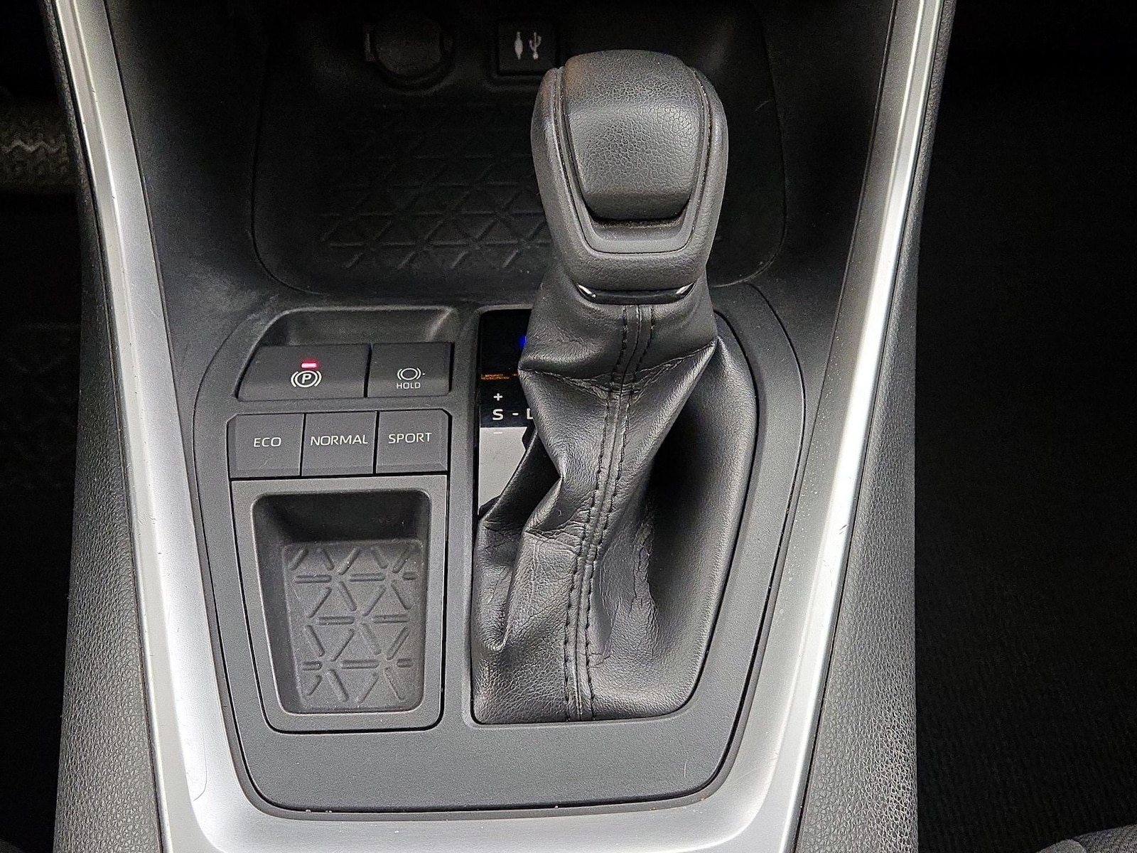 2019 Toyota RAV4 XLE - Photo 18