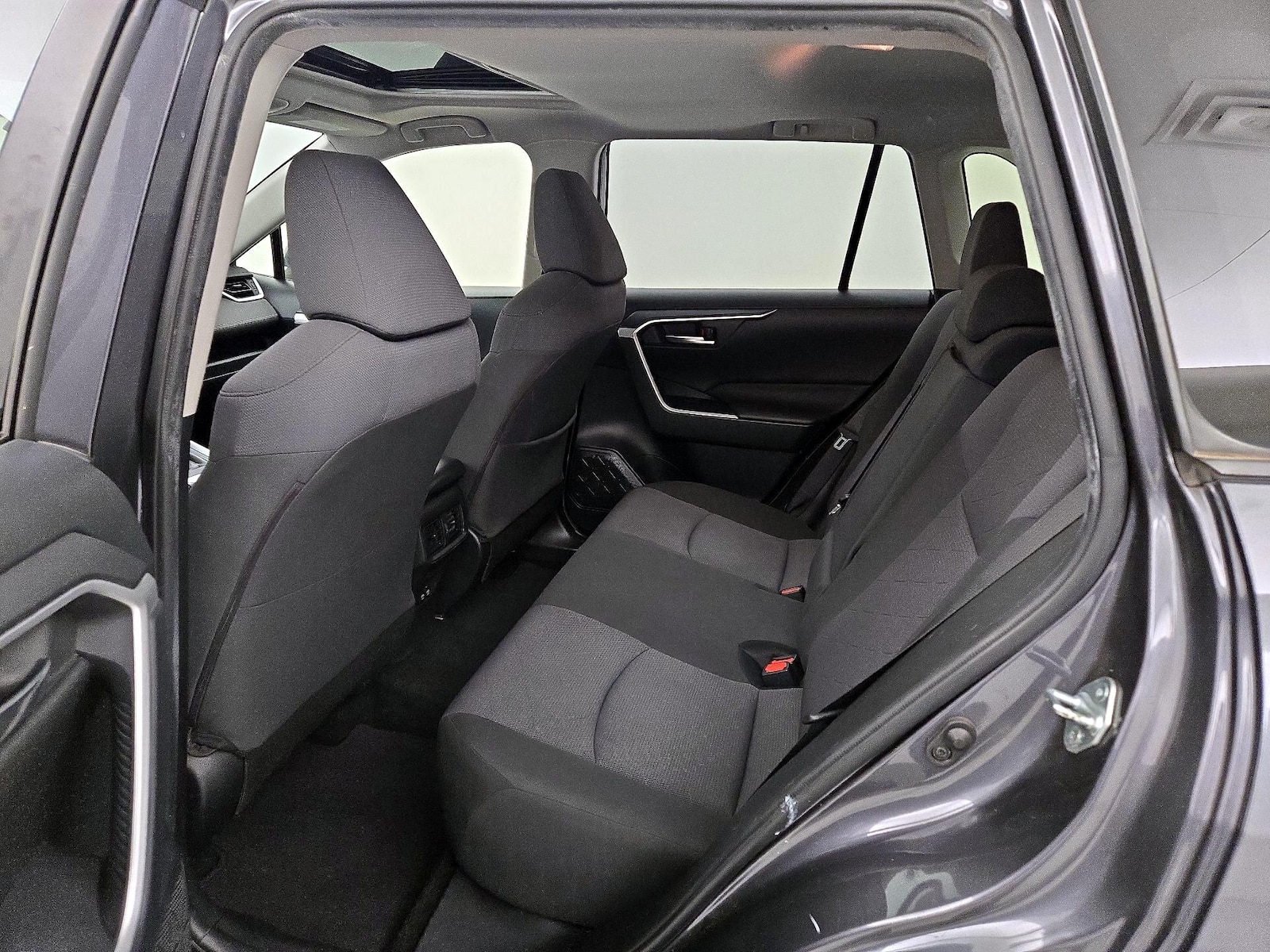 2019 Toyota RAV4 XLE - Photo 21