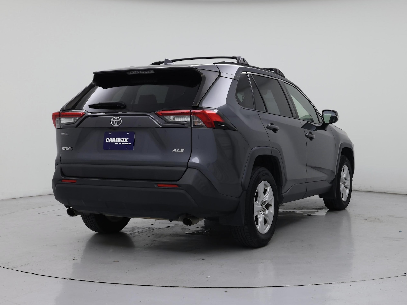 2019 Toyota RAV4 XLE - Photo 9
