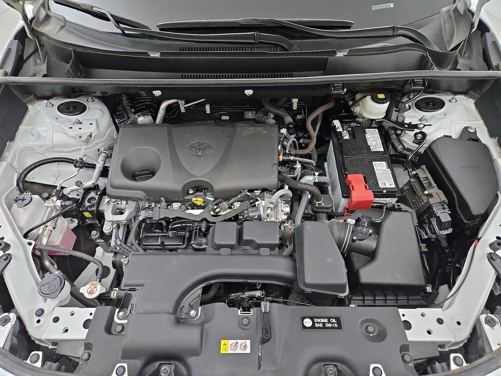 2025 Toyota RAV4 LE - Photo 22