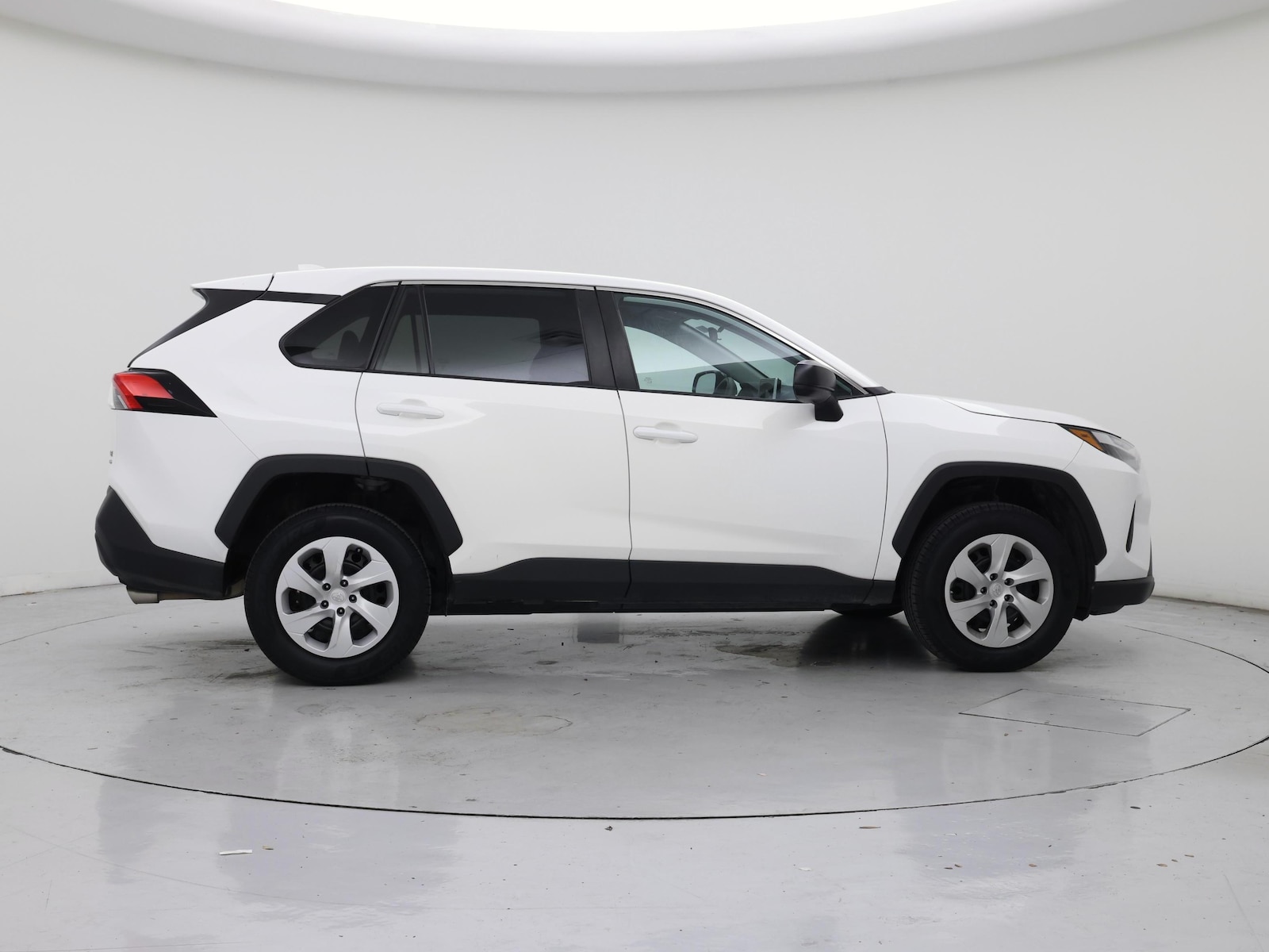 2025 Toyota RAV4 LE - Photo 8
