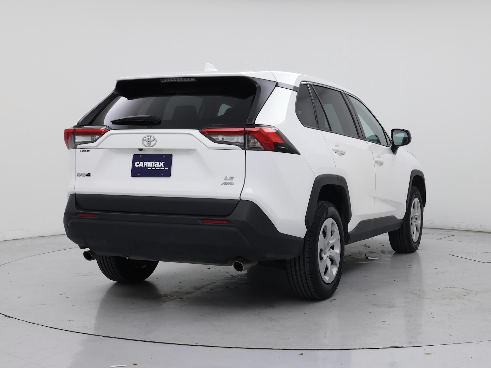 2025 Toyota RAV4 LE - Photo 9