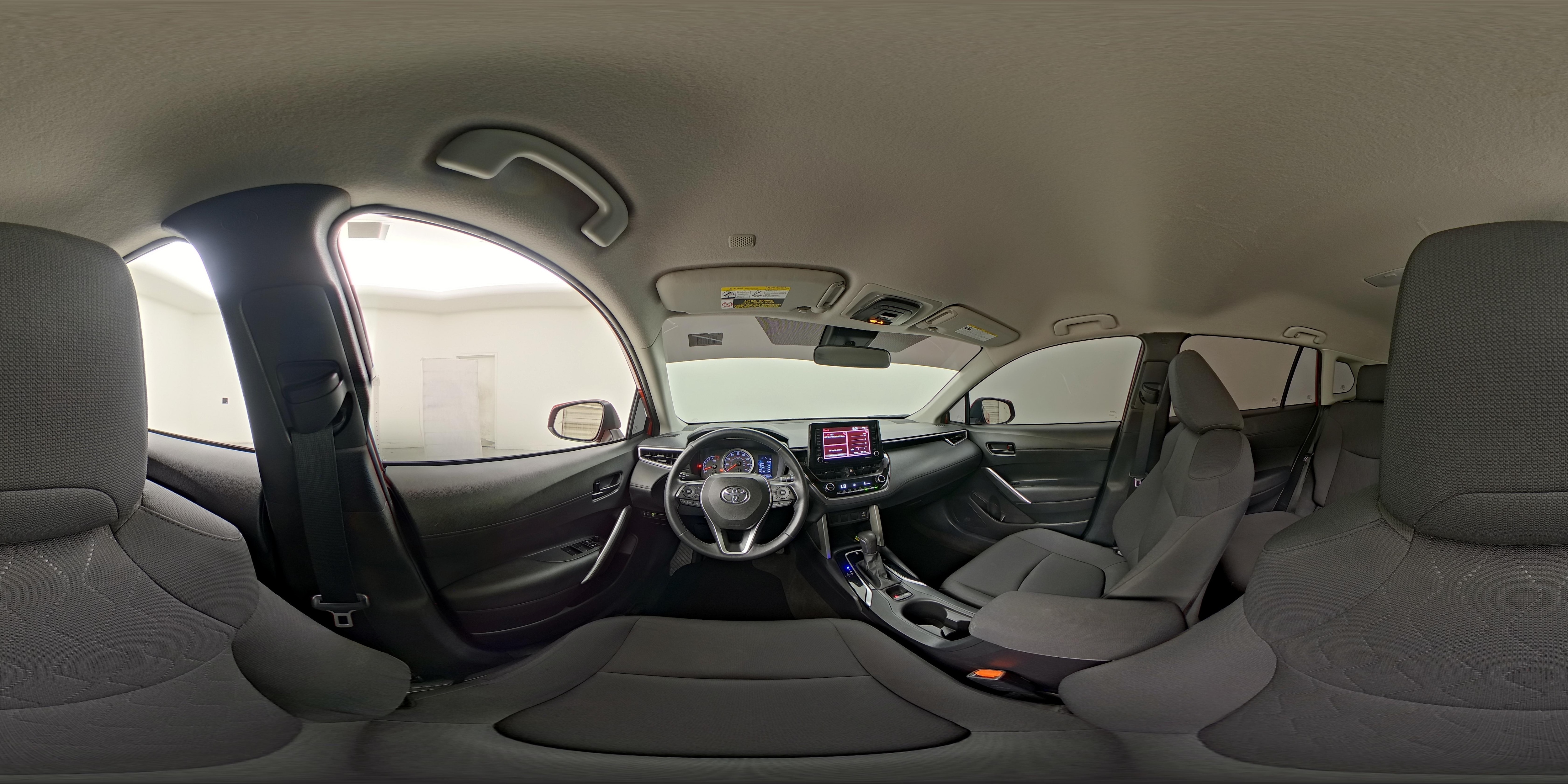 2022 Toyota Corolla Cross LE - Photo 26