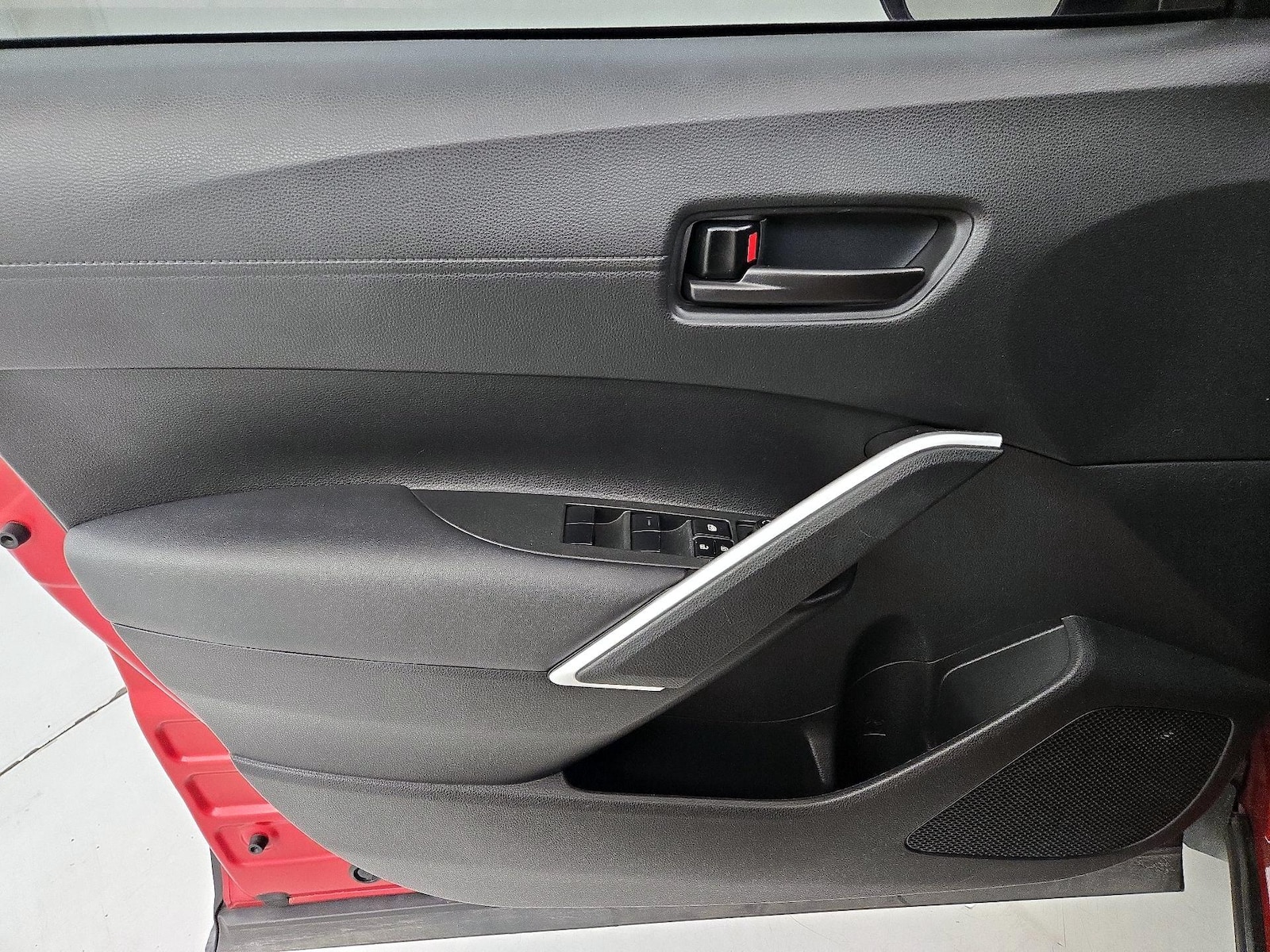 2022 Toyota Corolla Cross LE - Photo 13