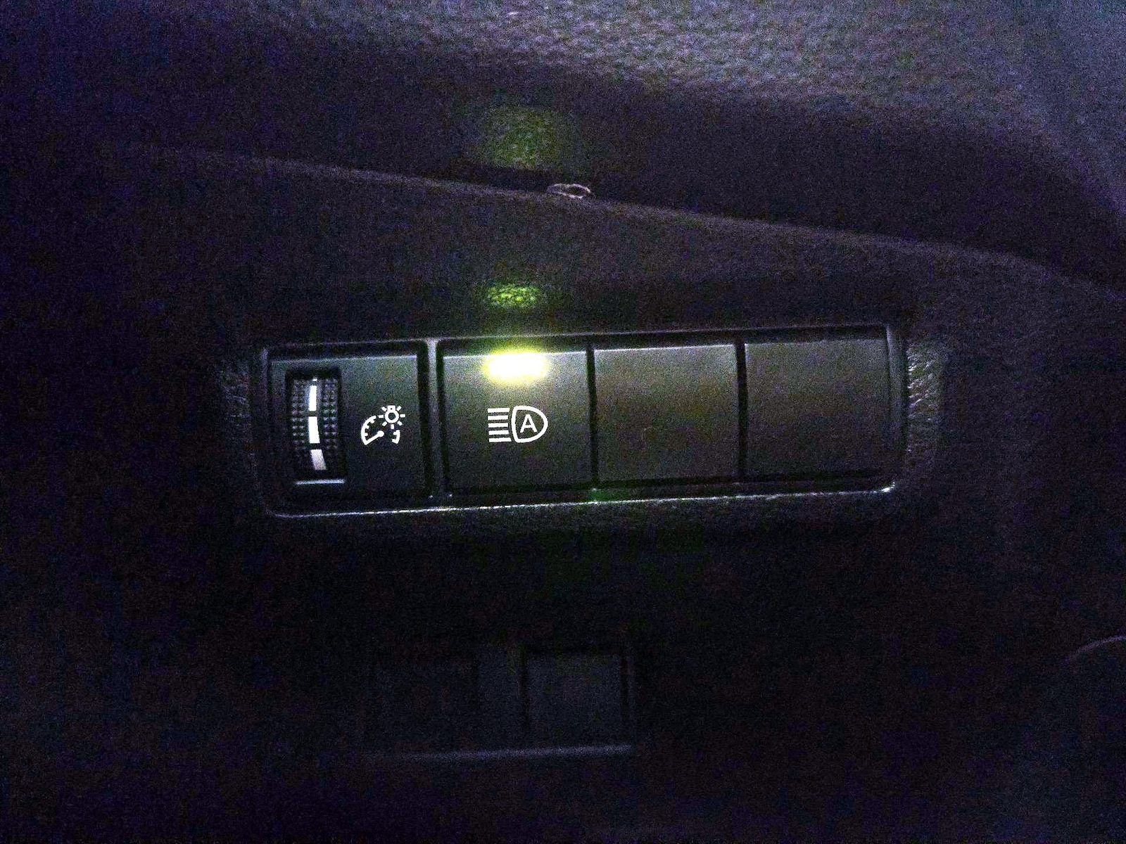 2022 Toyota Corolla Cross LE - Photo 14