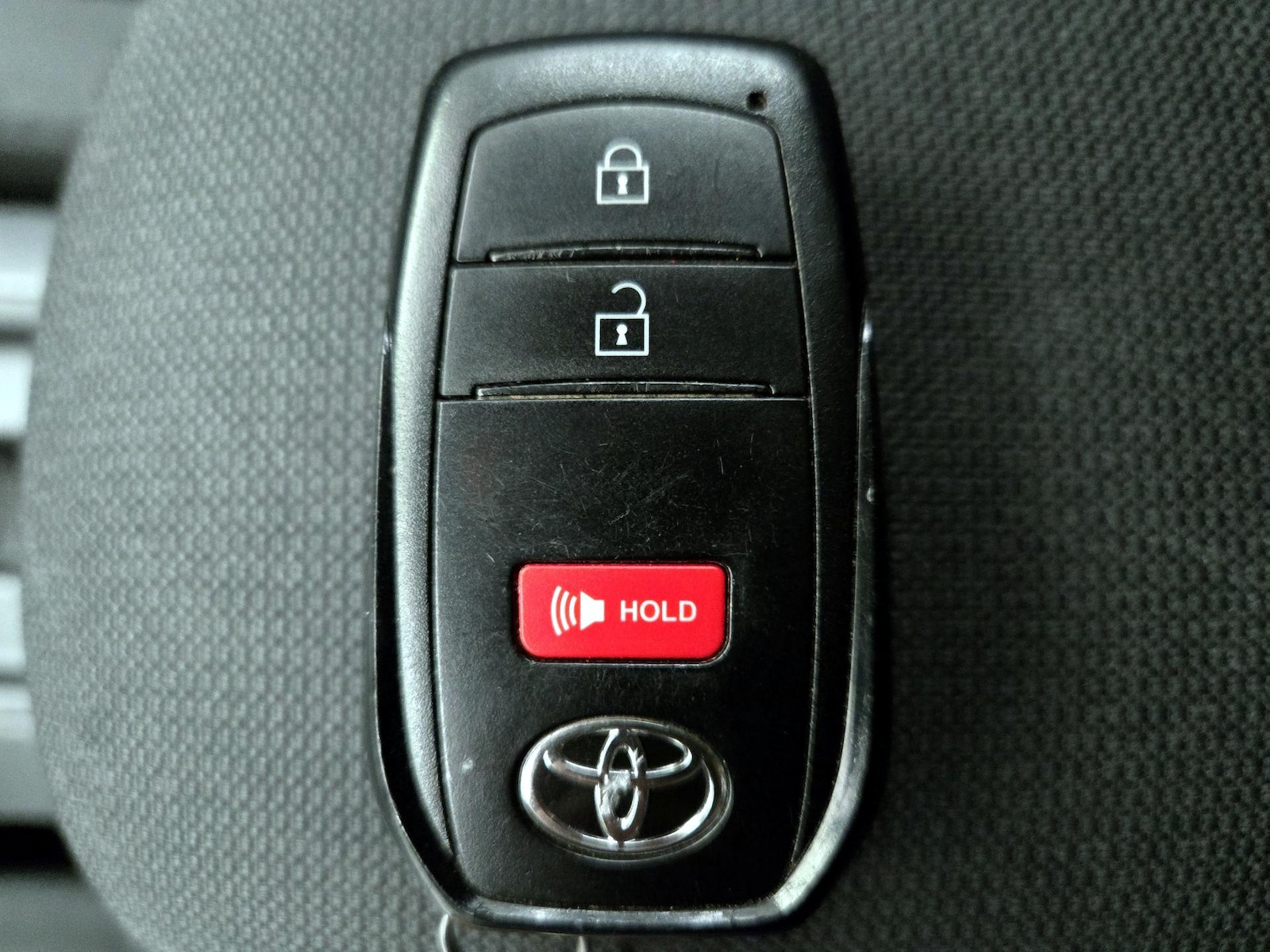 2022 Toyota Corolla Cross LE - Photo 23