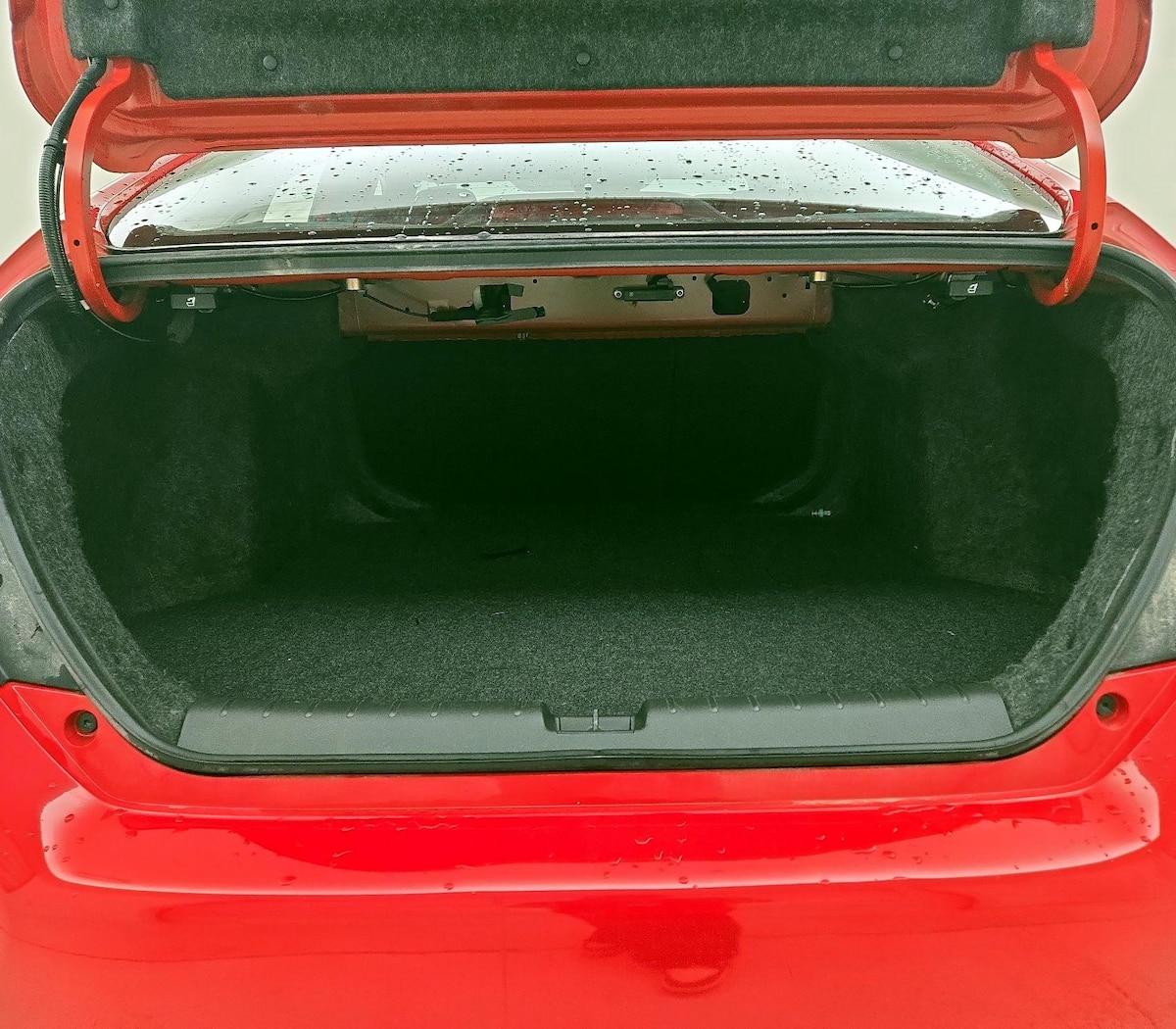 Trunk/Cargo (Seats Up)