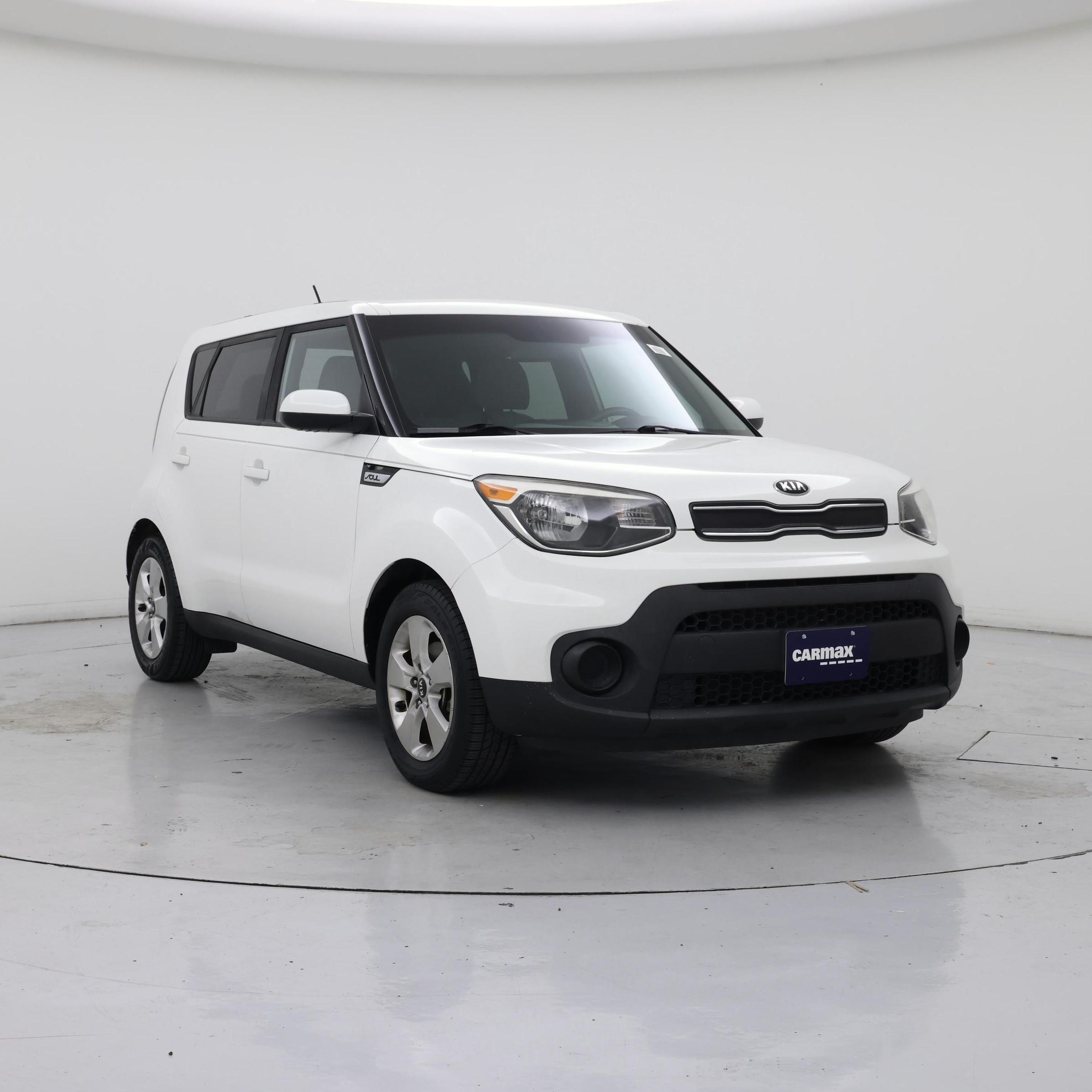 White 2018 Kia Soul Wagon  Automatic