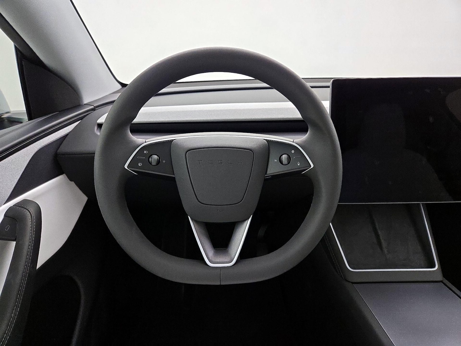 2026 Tesla Model Y Long Range - Photo 11