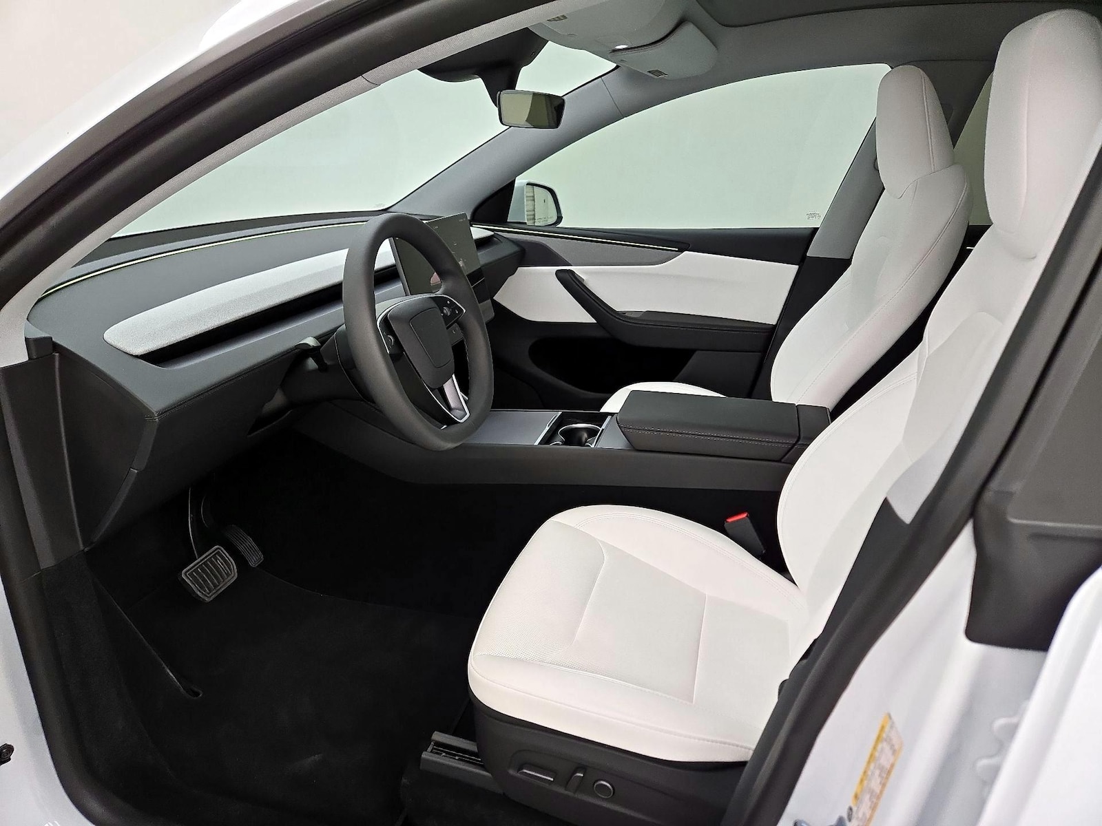 2026 Tesla Model Y Long Range - Photo 12