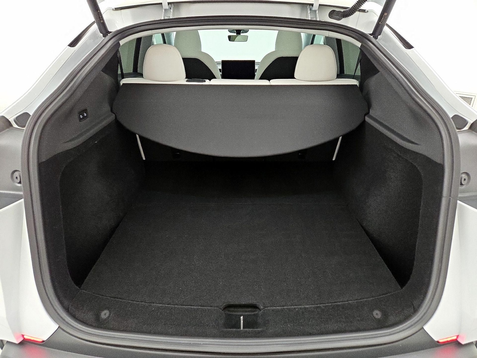 2026 Tesla Model Y Long Range - Photo 22