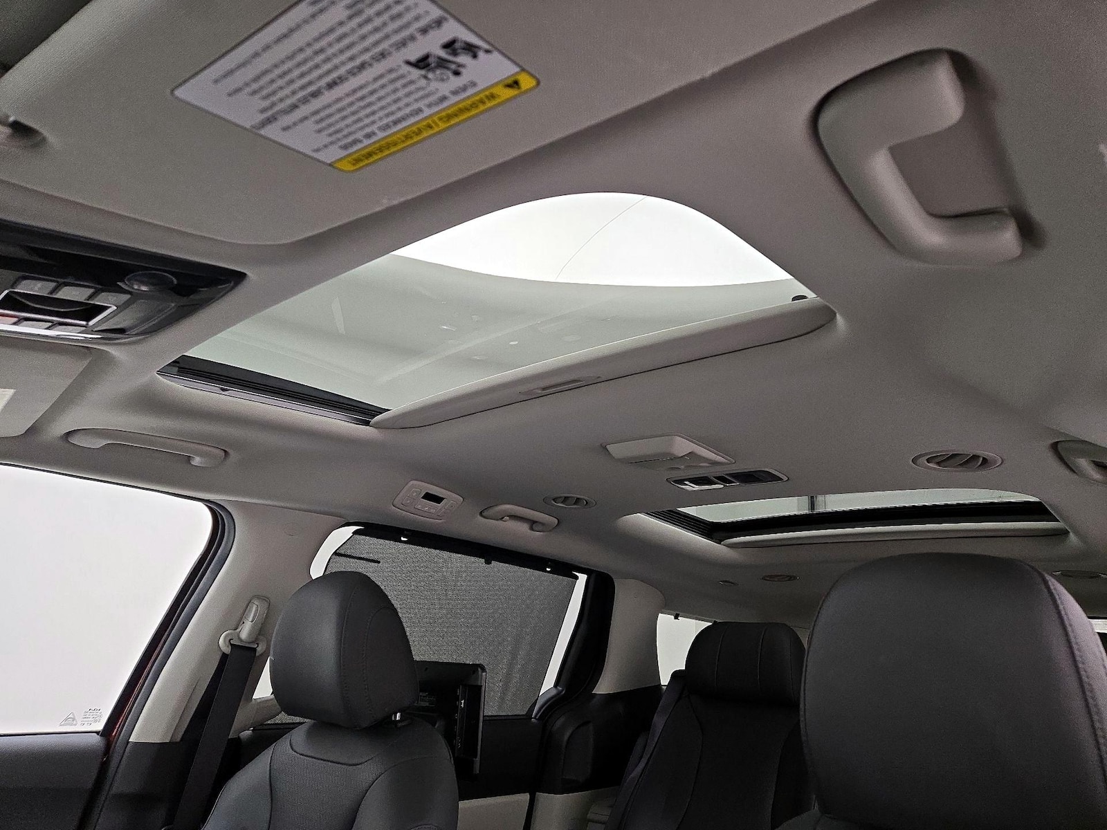 Sunroof(s) & Overhead Airbags