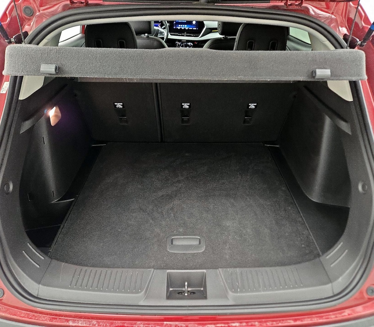 Trunk/Cargo (Seats Up)