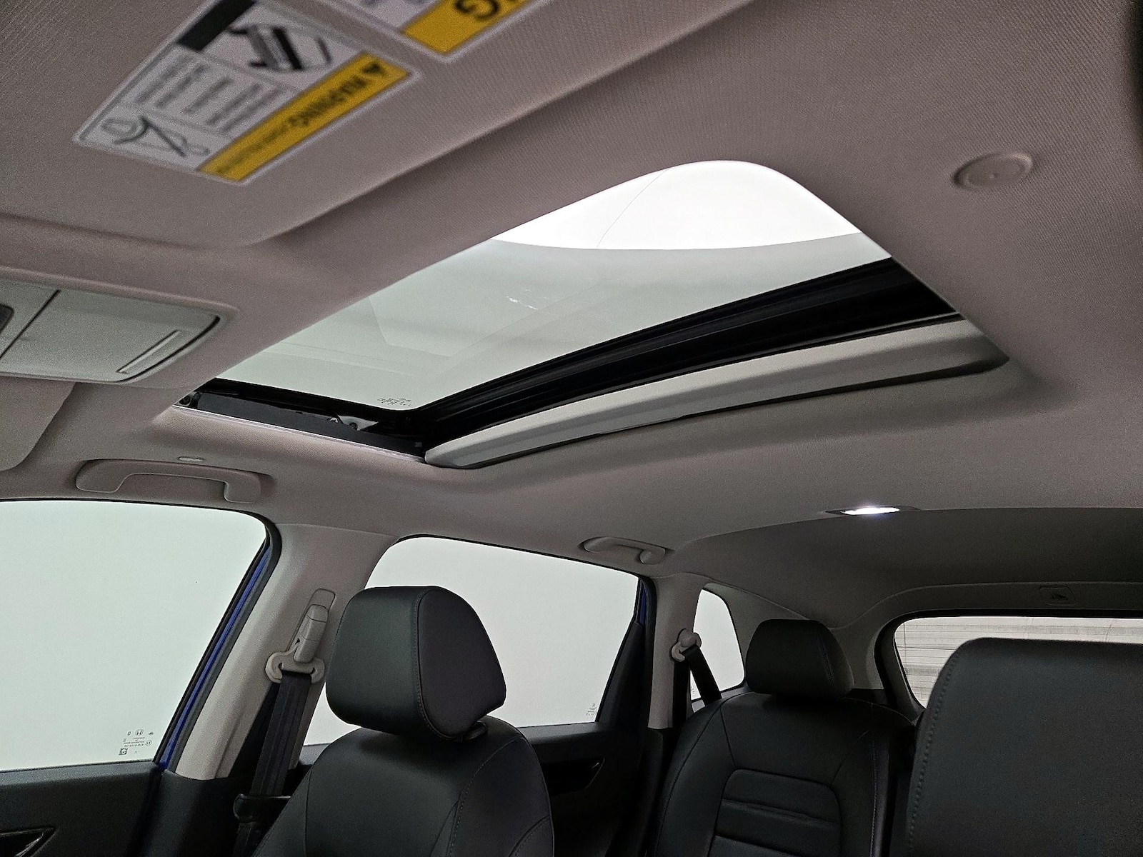 Sunroof(s) & Overhead Airbags