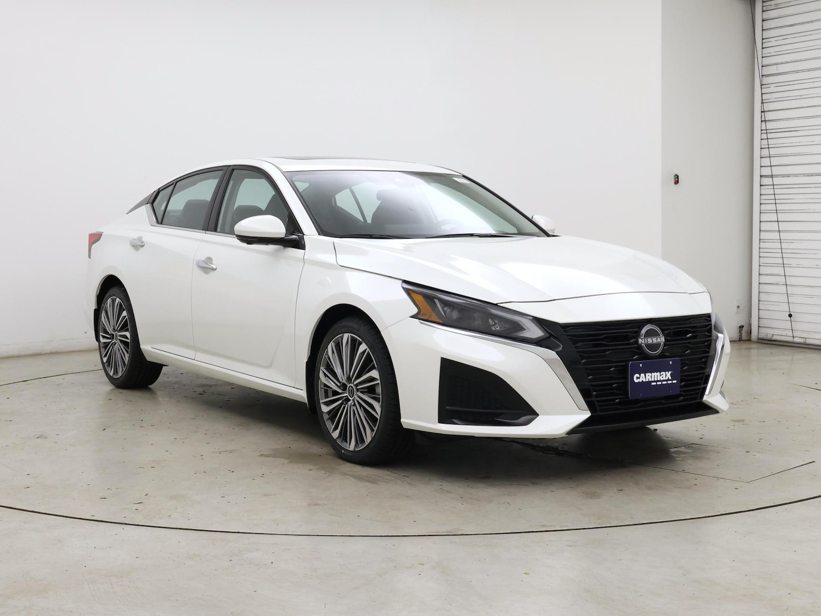 2023 Nissan Altima SL - Photo 2