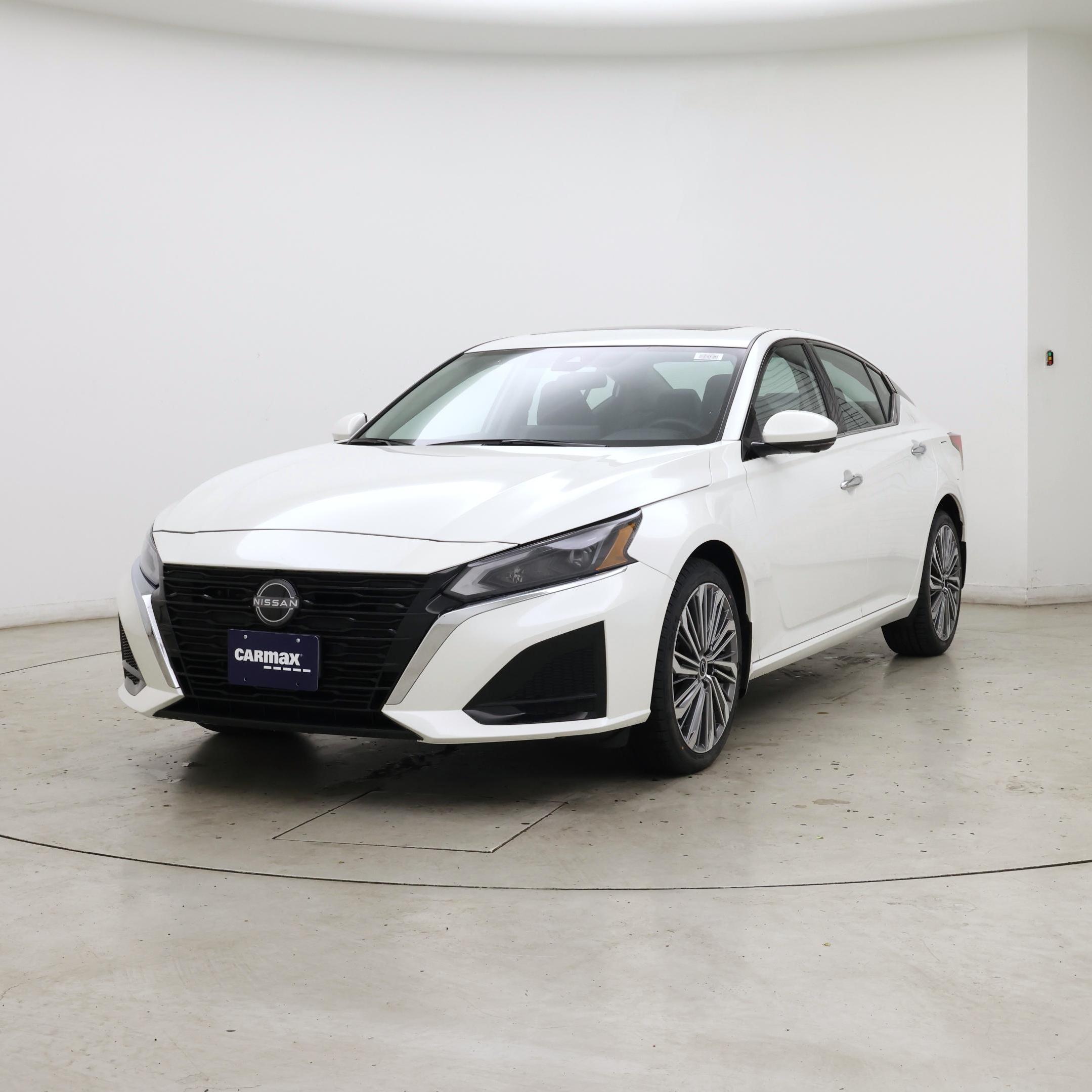 Thumbnail: 2023 Nissan Altima - 4