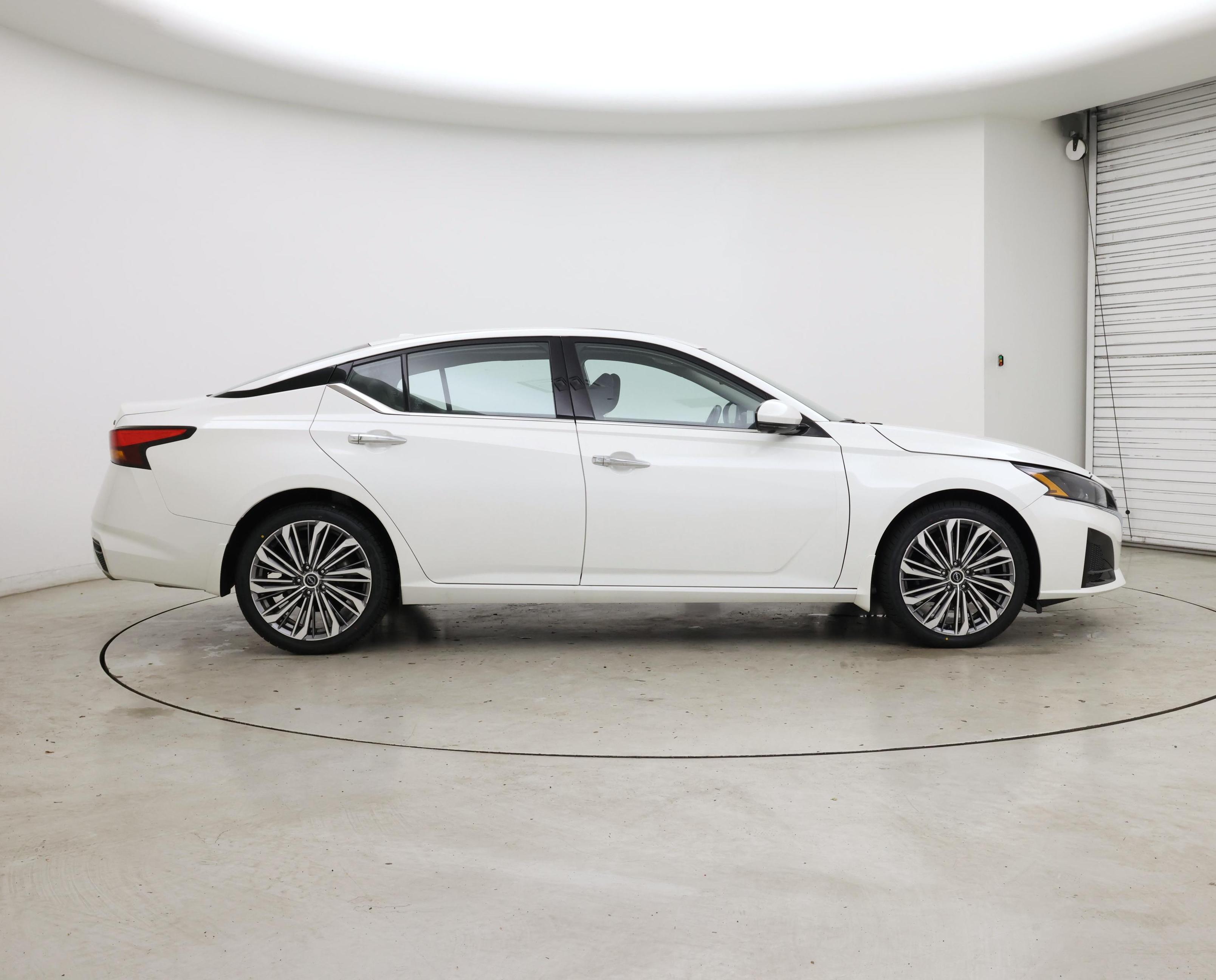 Thumbnail: 2023 Nissan Altima - 7