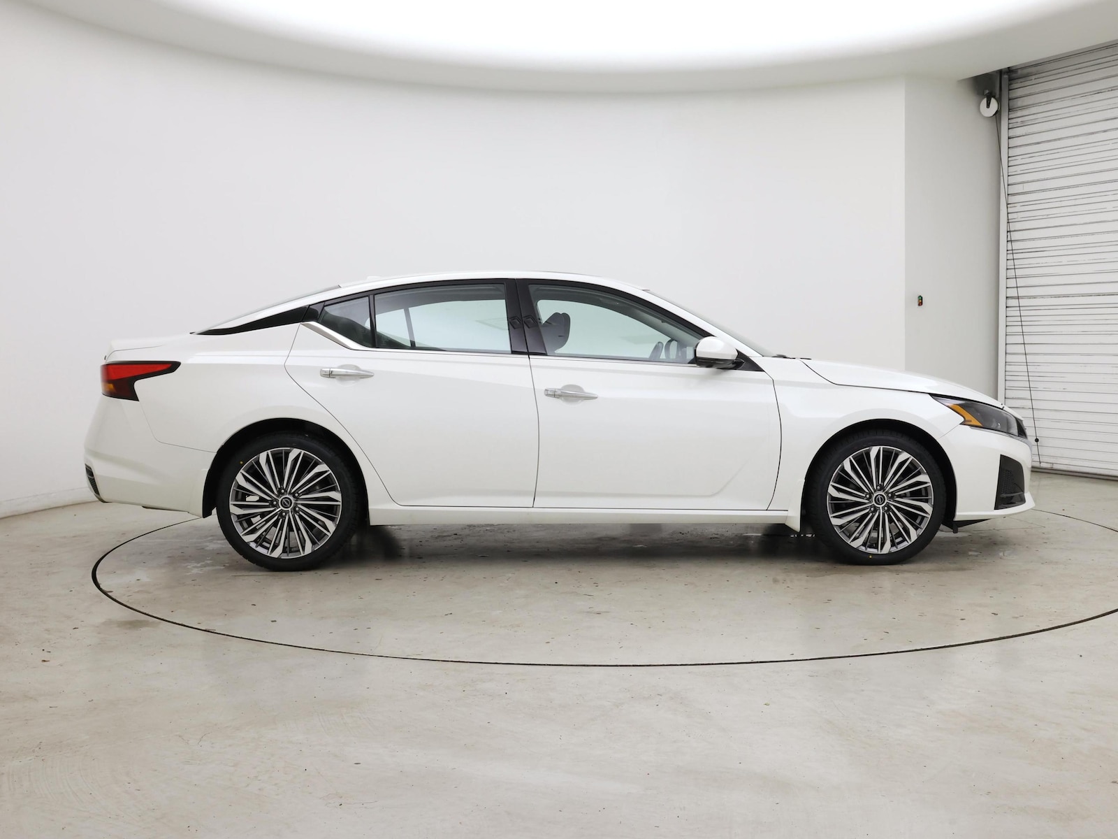 2023 Nissan Altima SL - Photo 8
