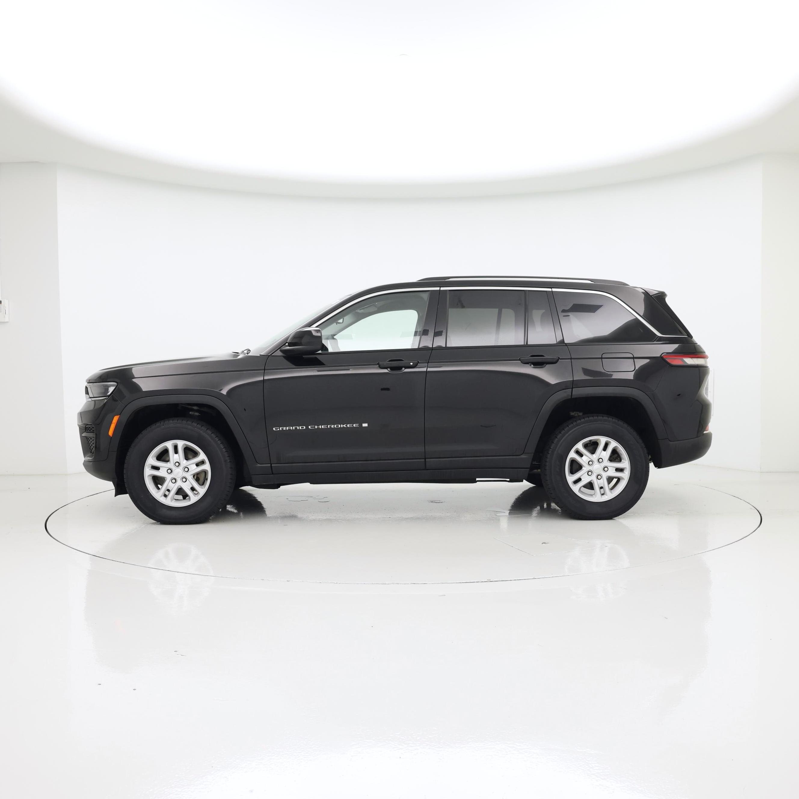 Thumbnail: 2023 Jeep Grand Cherokee - 3