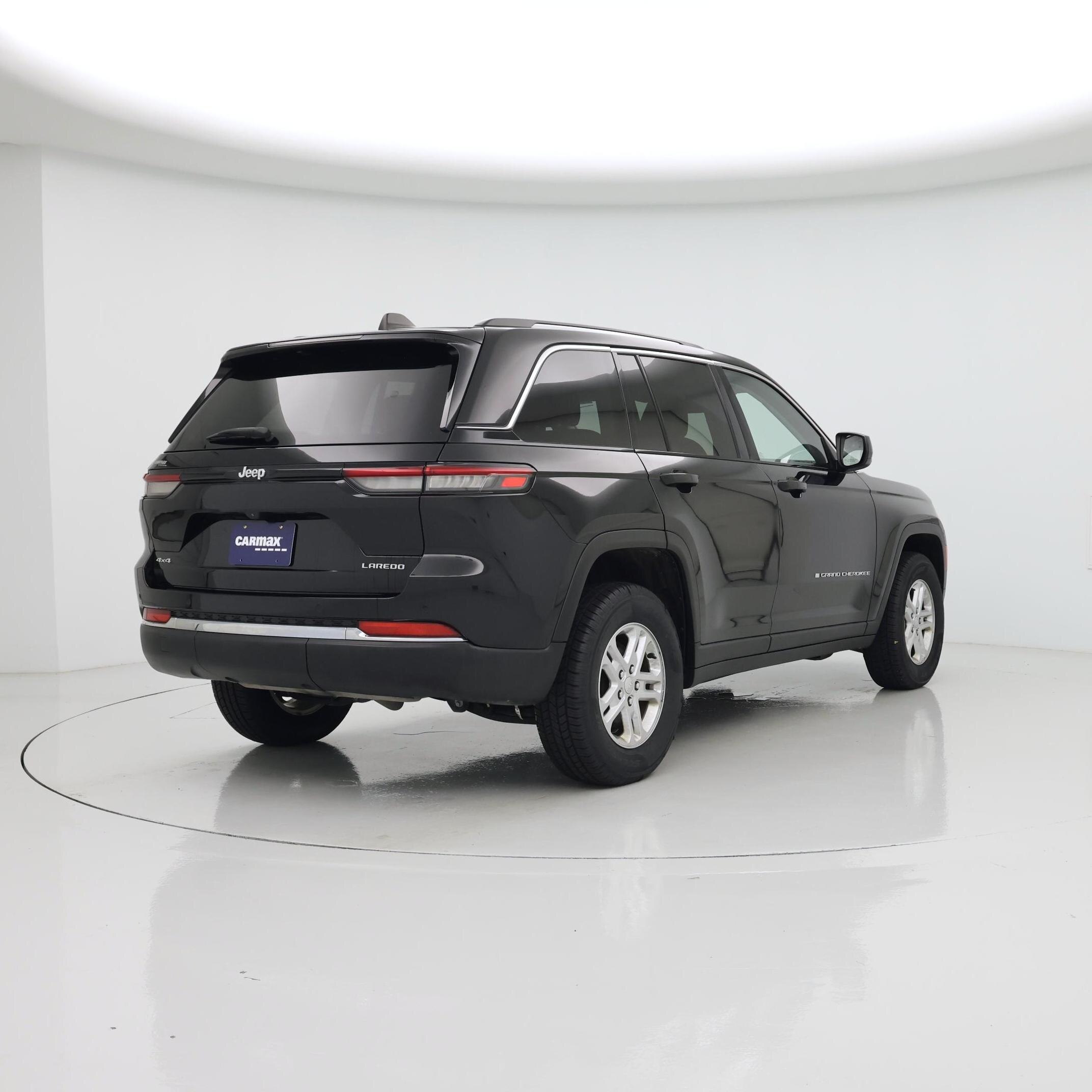 Thumbnail: 2023 Jeep Grand Cherokee - 8