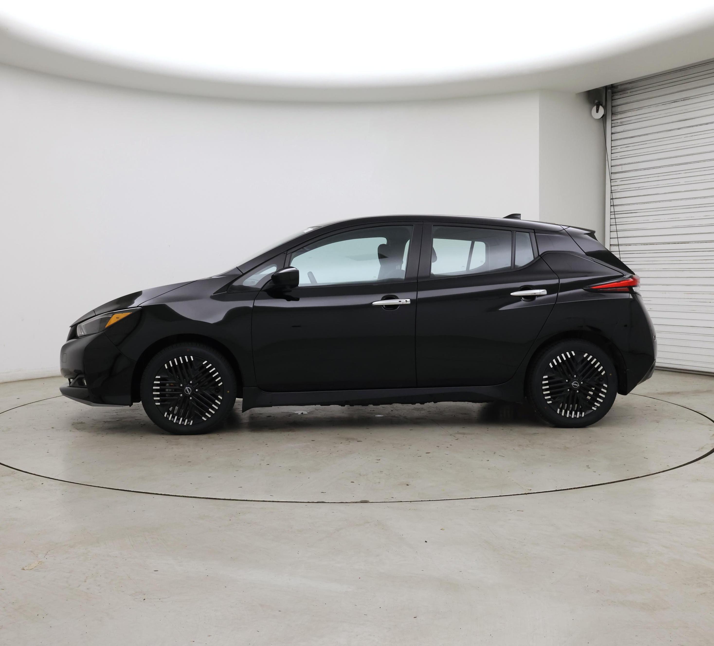 Thumbnail: 2024 Nissan Leaf - 3