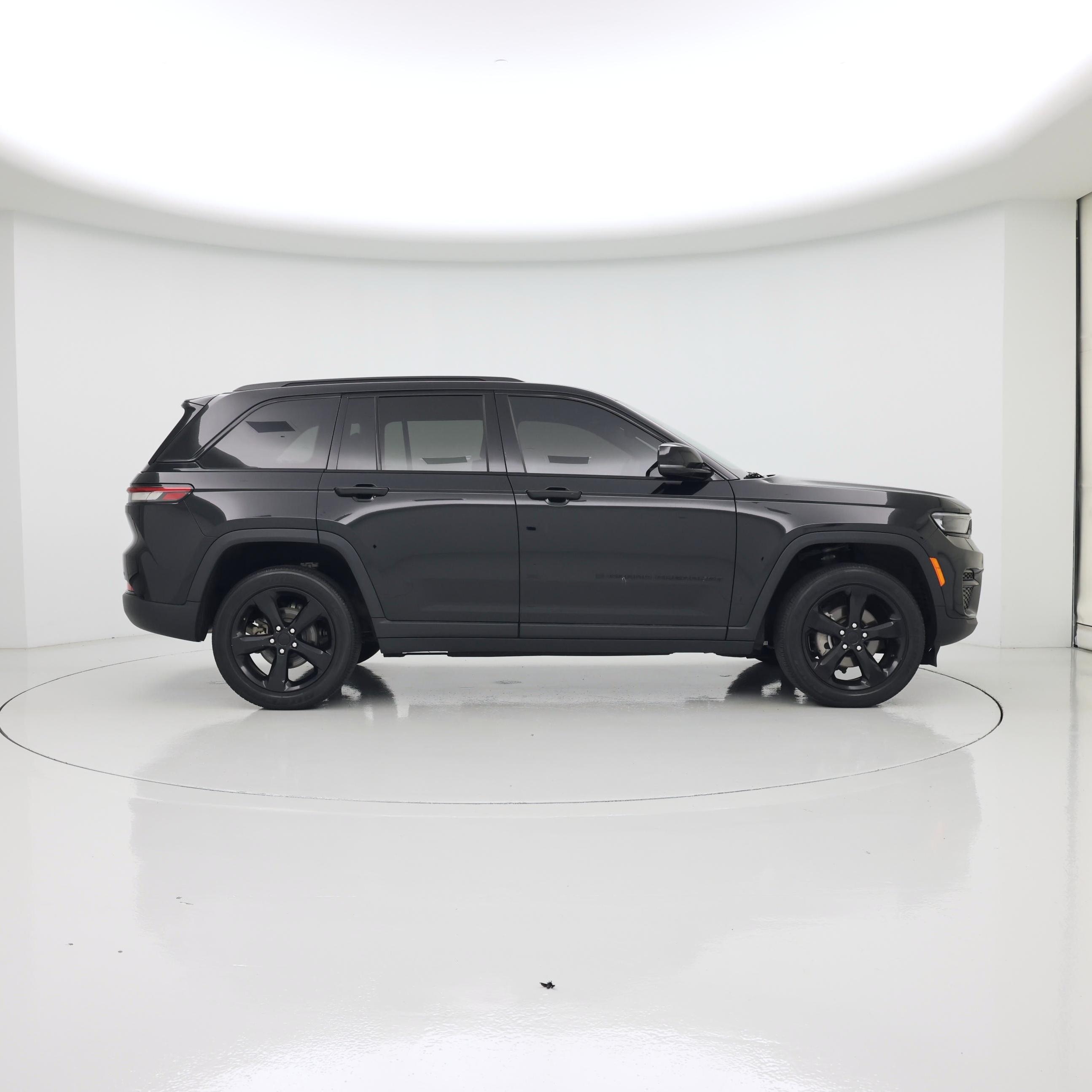Thumbnail: 2023 Jeep Grand Cherokee - 7