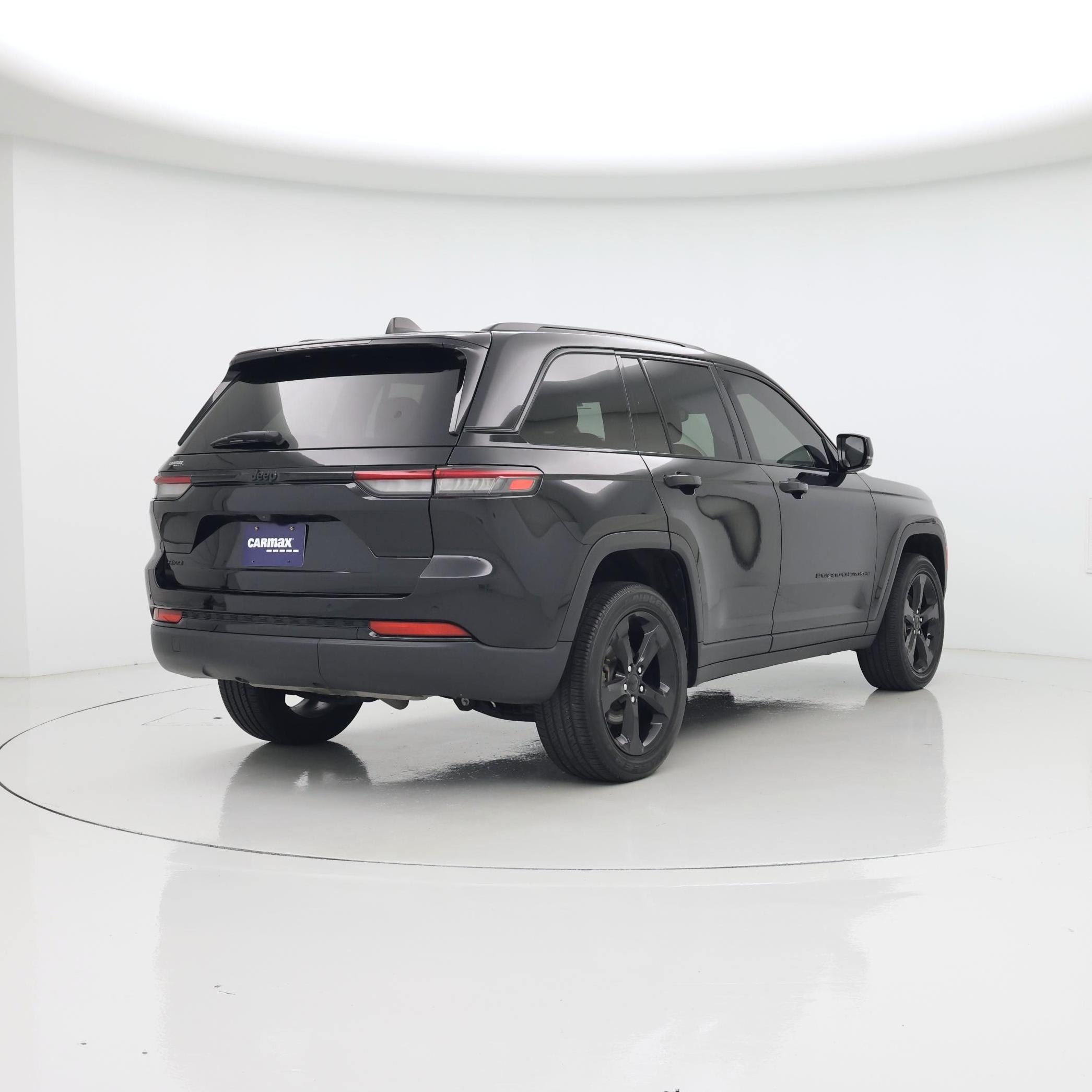 Thumbnail: 2023 Jeep Grand Cherokee - 8