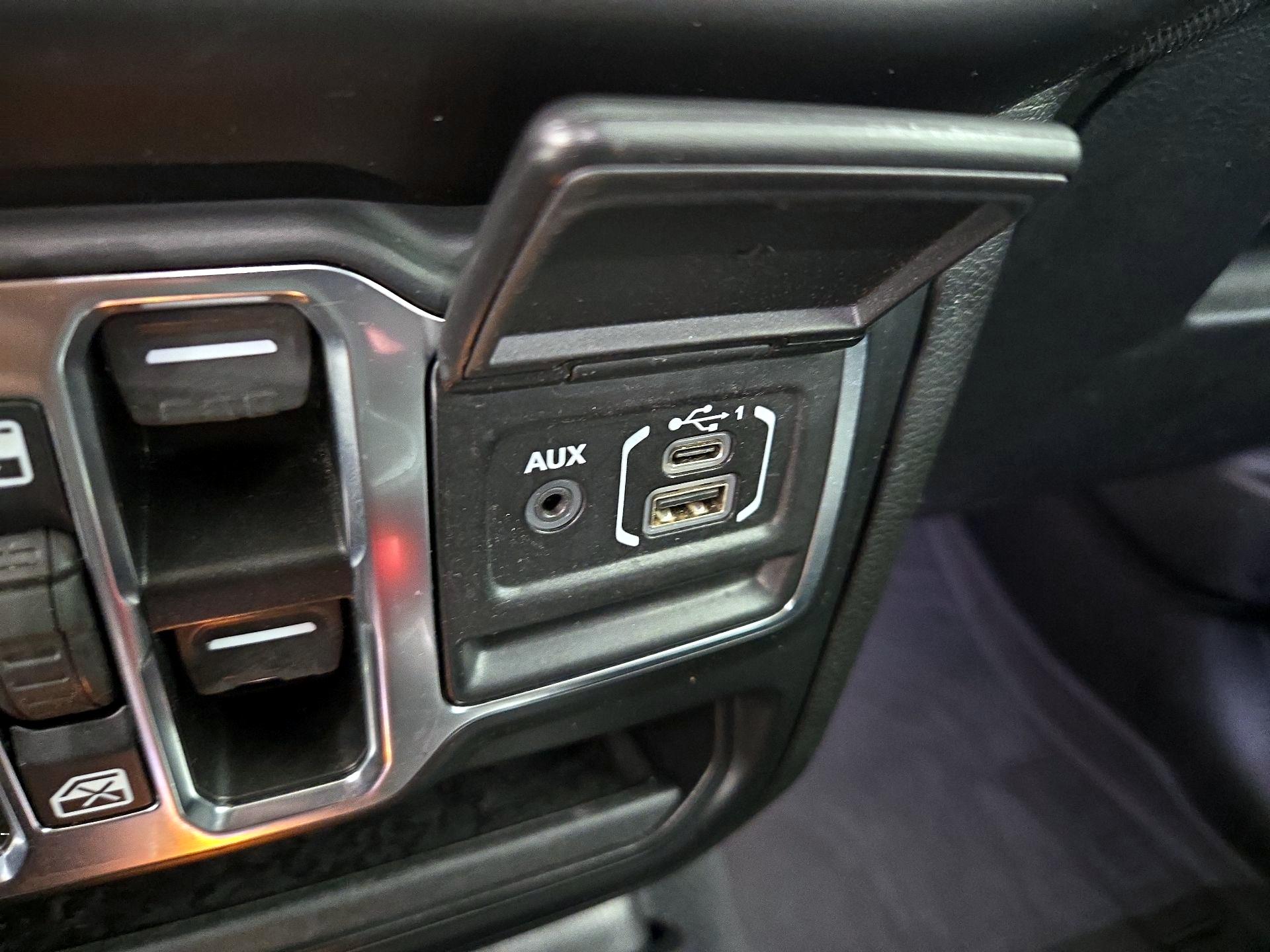 Thumbnail: 2022 Jeep Gladiator - 18