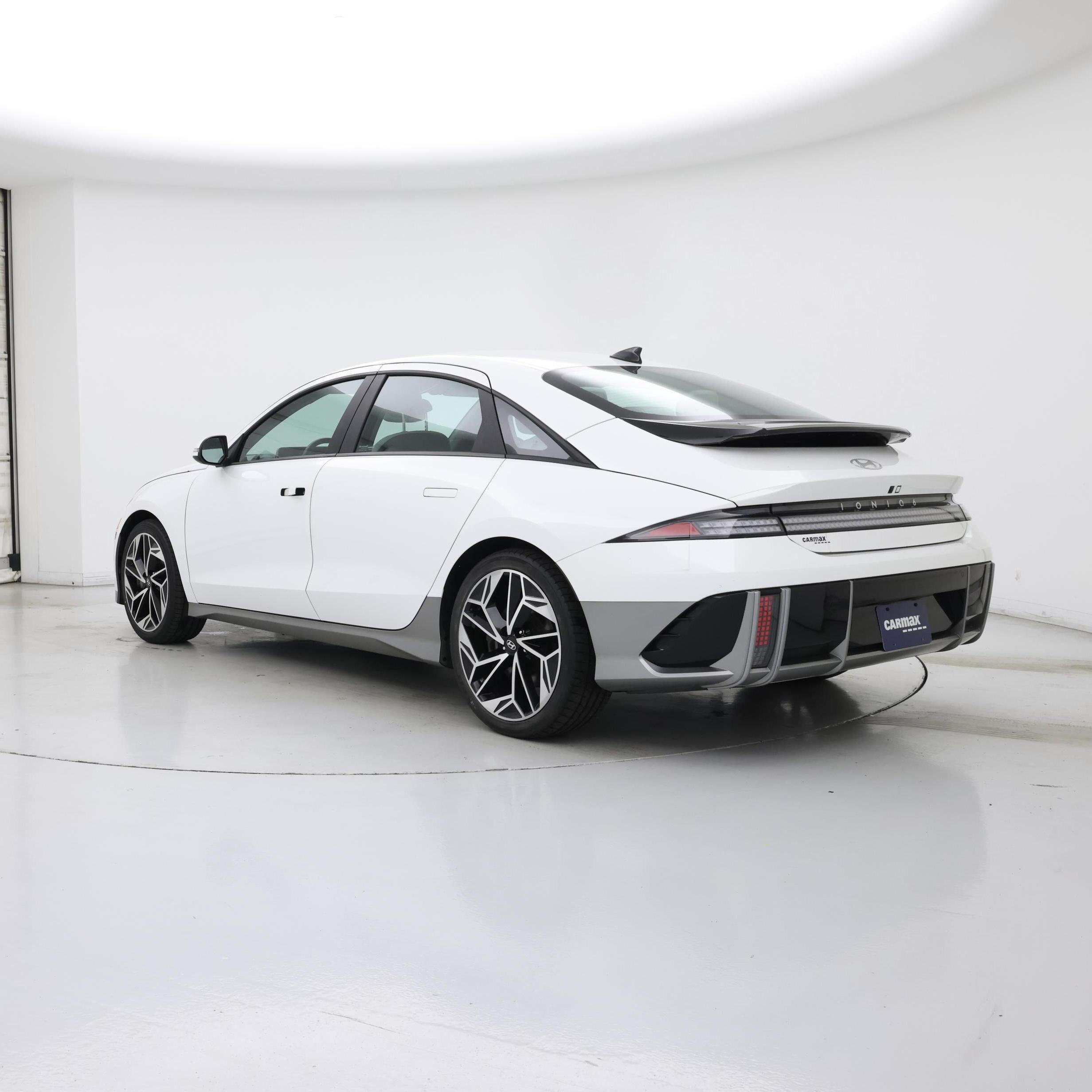 Thumbnail: 2023 Hyundai Ioniq 6 - 2