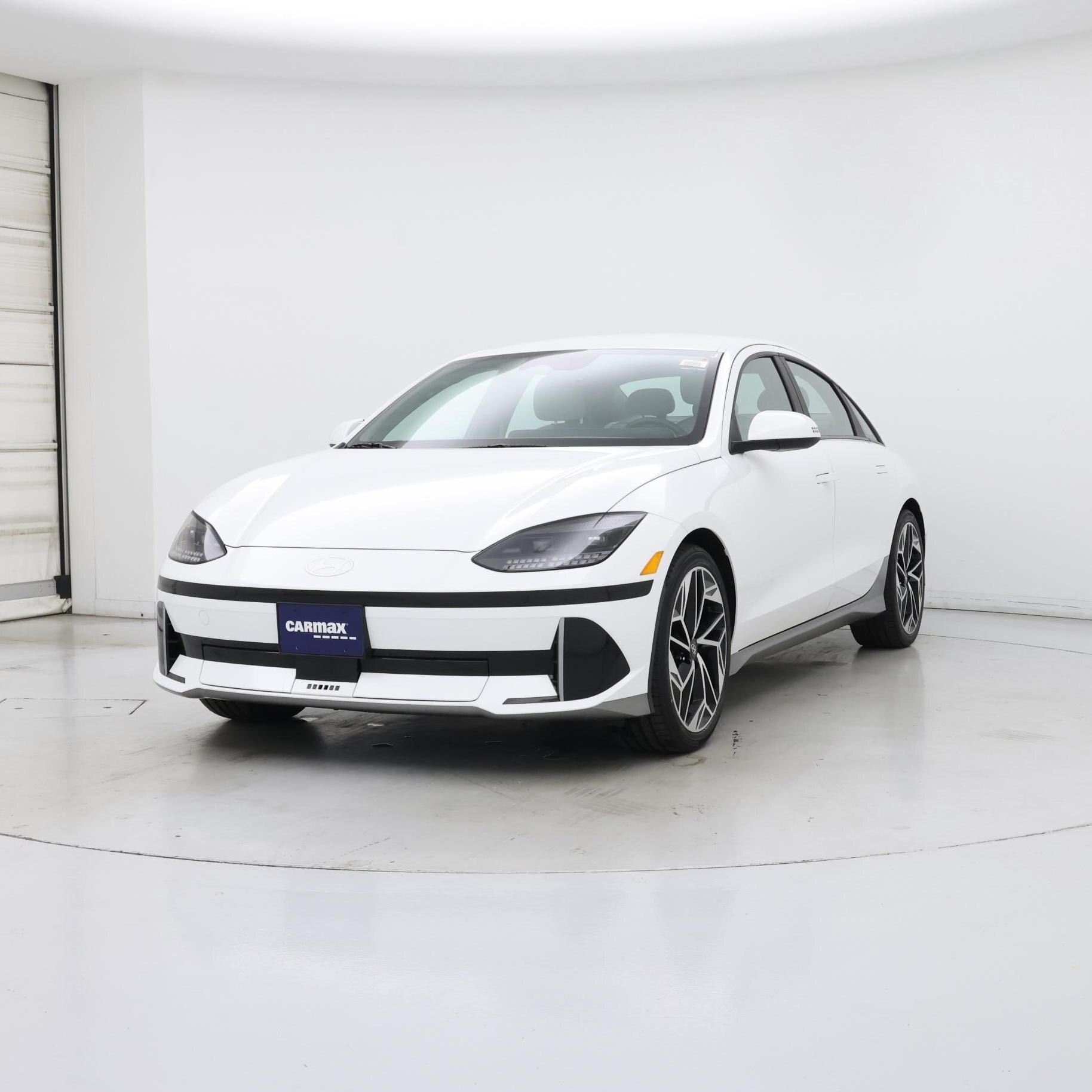 Thumbnail: 2023 Hyundai Ioniq 6 - 4