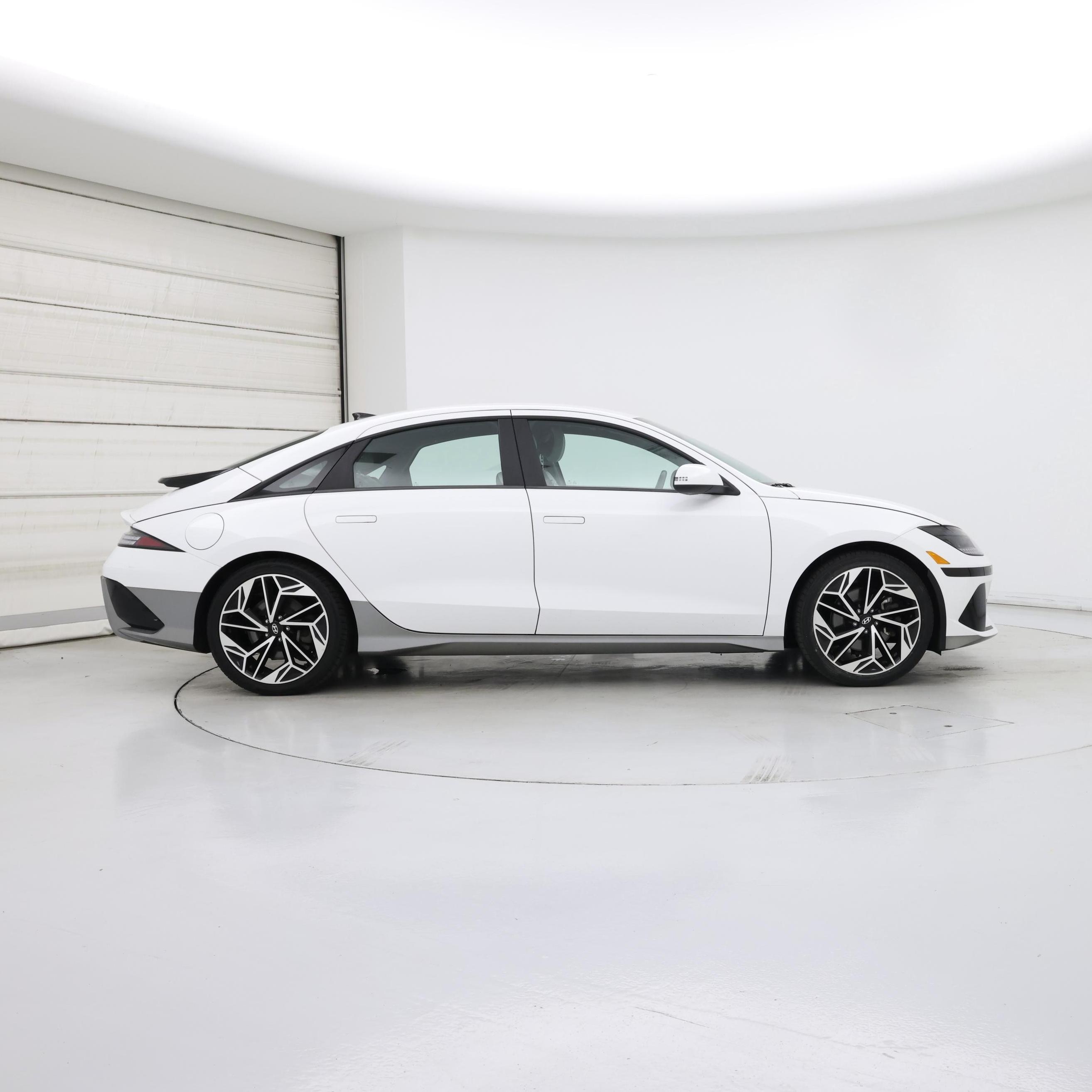Thumbnail: 2023 Hyundai Ioniq 6 - 7
