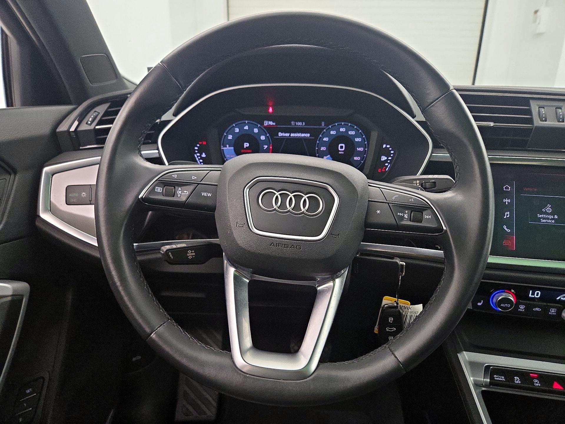Thumbnail: 2022 Audi Q3 - 10
