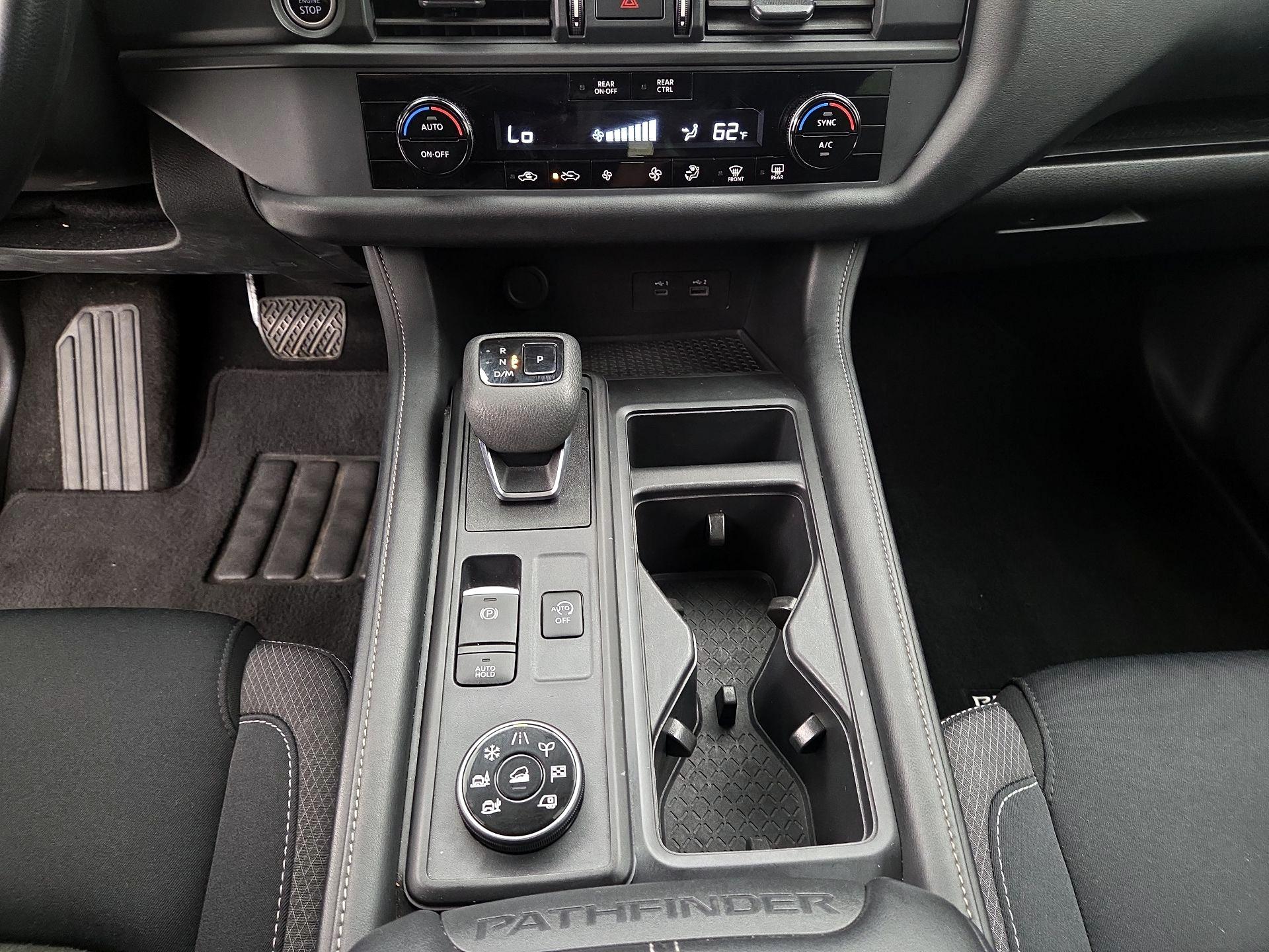 Thumbnail: 2023 Nissan Pathfinder - 17