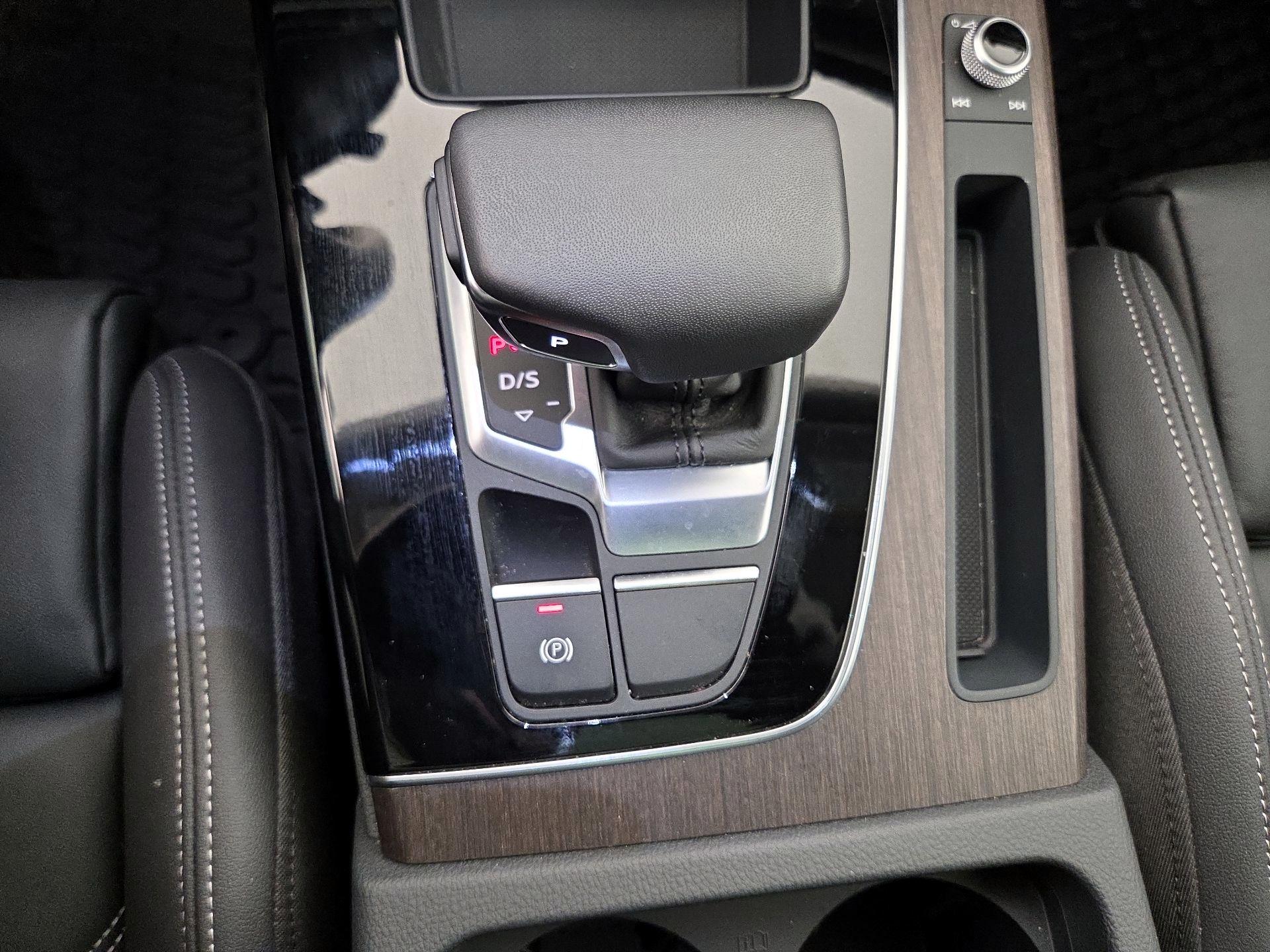 Thumbnail: 2024 Audi Q5 - 17
