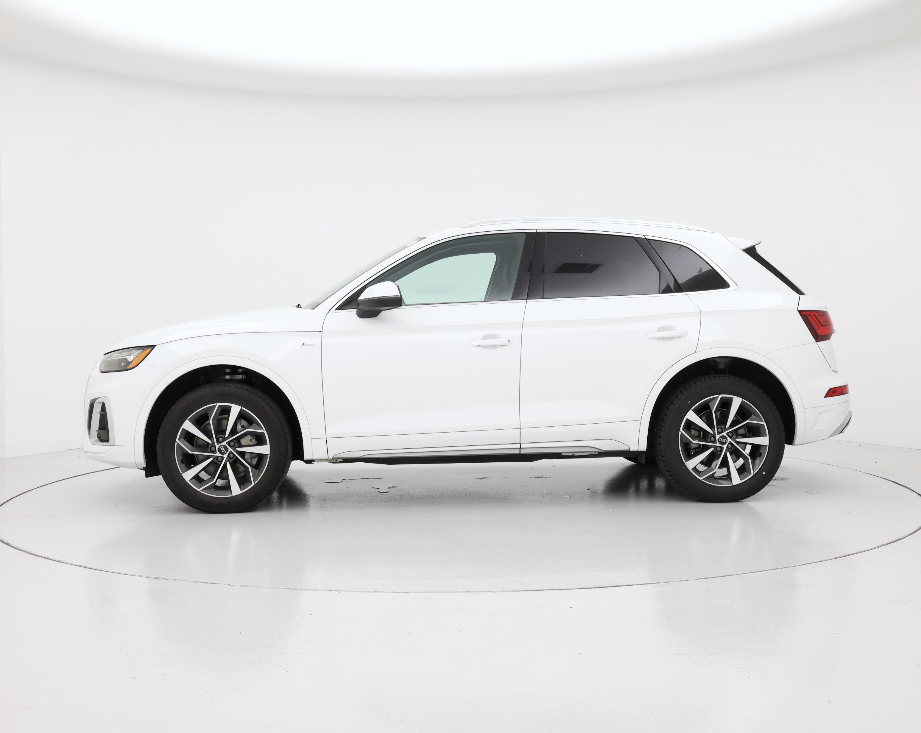 Thumbnail: 2024 Audi Q5 - 3