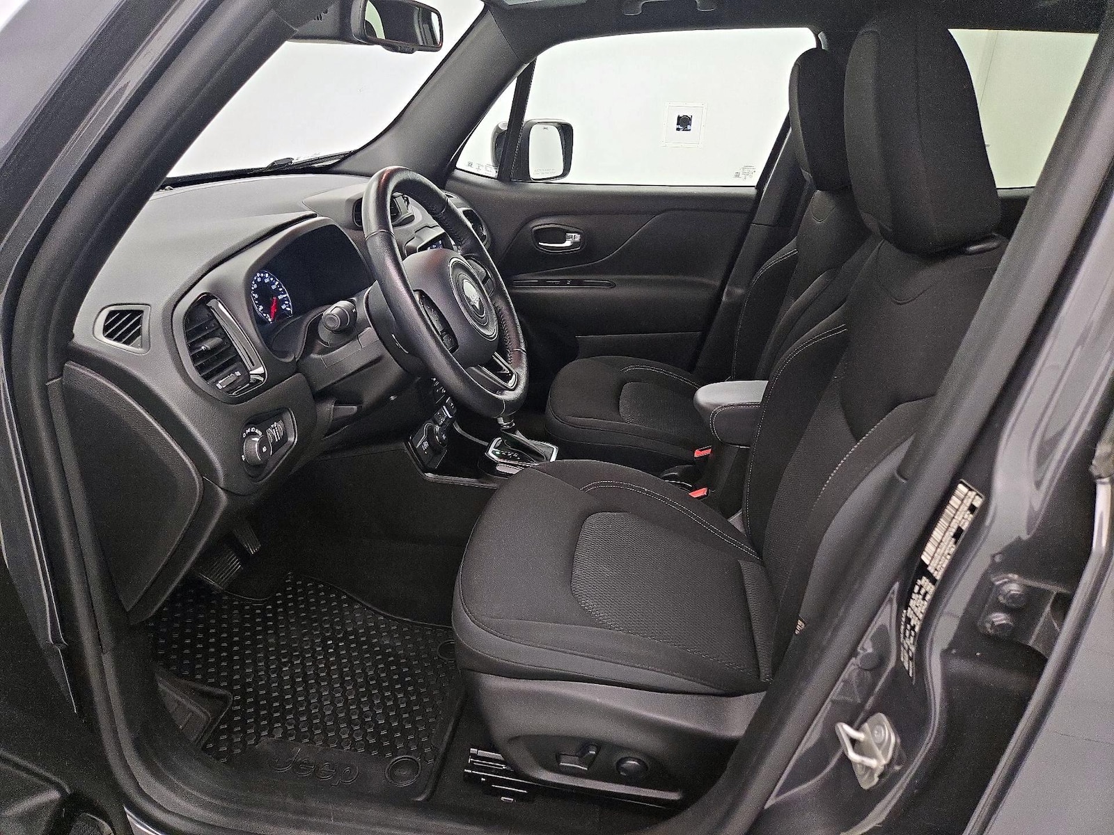 2022 Jeep Renegade Altitude - Photo 12