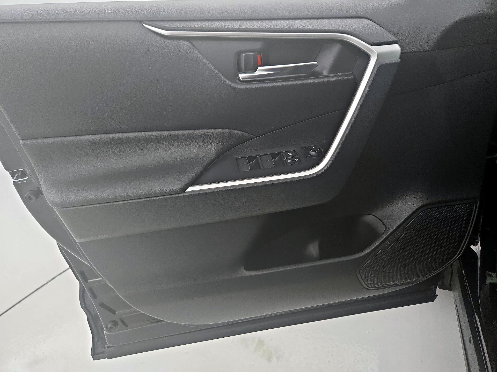 Thumbnail: 2023 Toyota RAV4 - 12