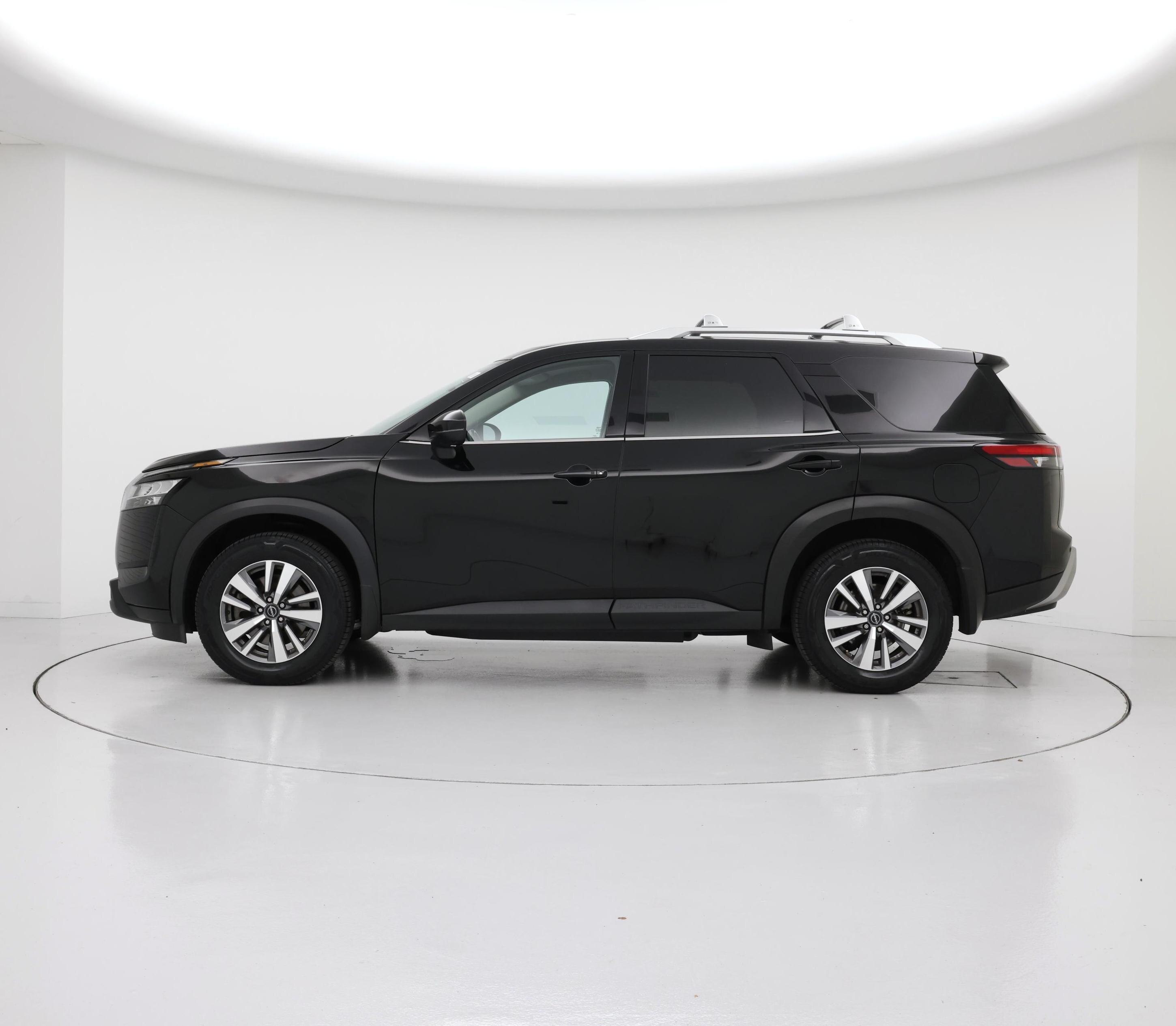 Thumbnail: 2023 Nissan Pathfinder - 3
