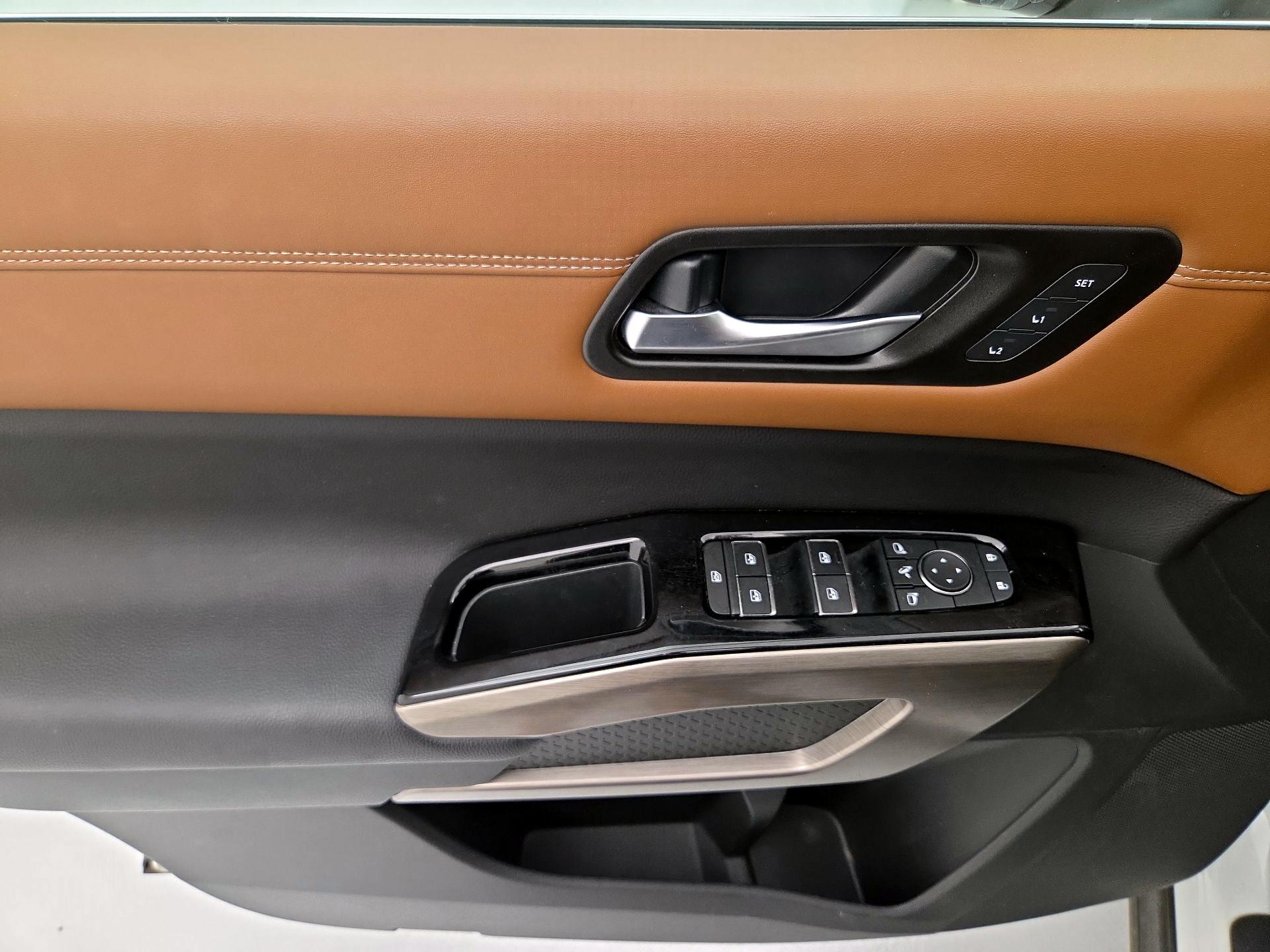 Thumbnail: 2023 Nissan Pathfinder - 12