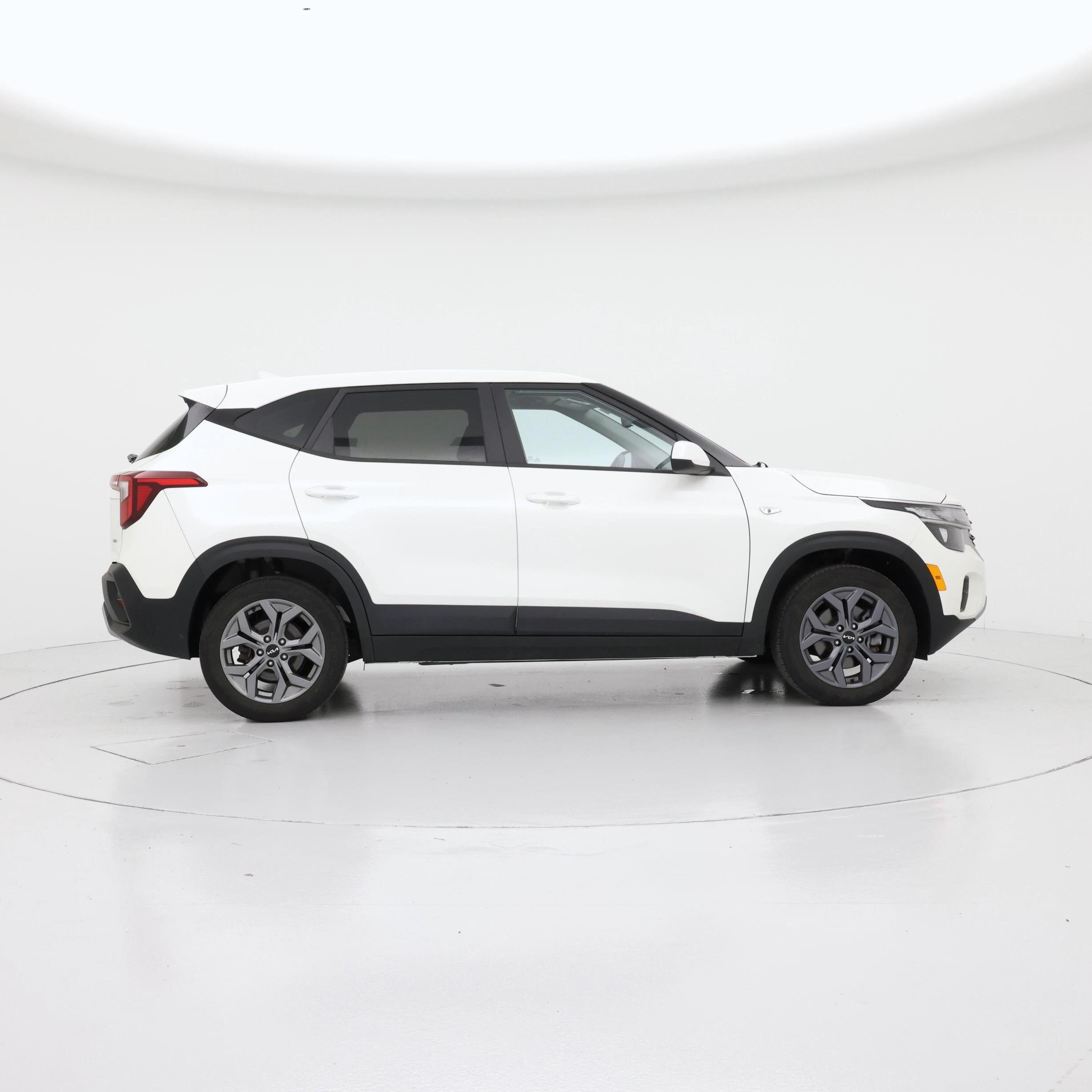 Thumbnail: 2024 Kia Seltos - 7