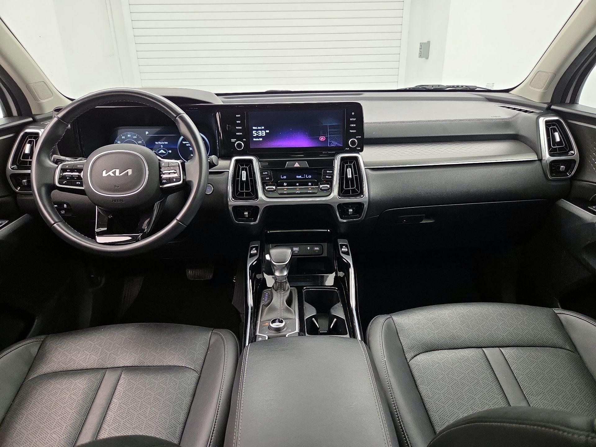 Thumbnail: 2023 Kia Sorento - 9