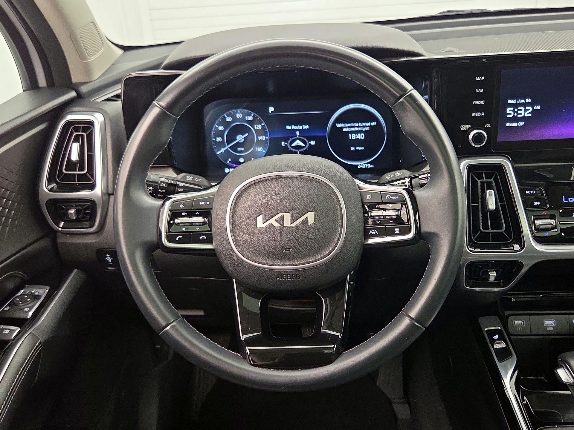 Thumbnail: 2023 Kia Sorento - 10