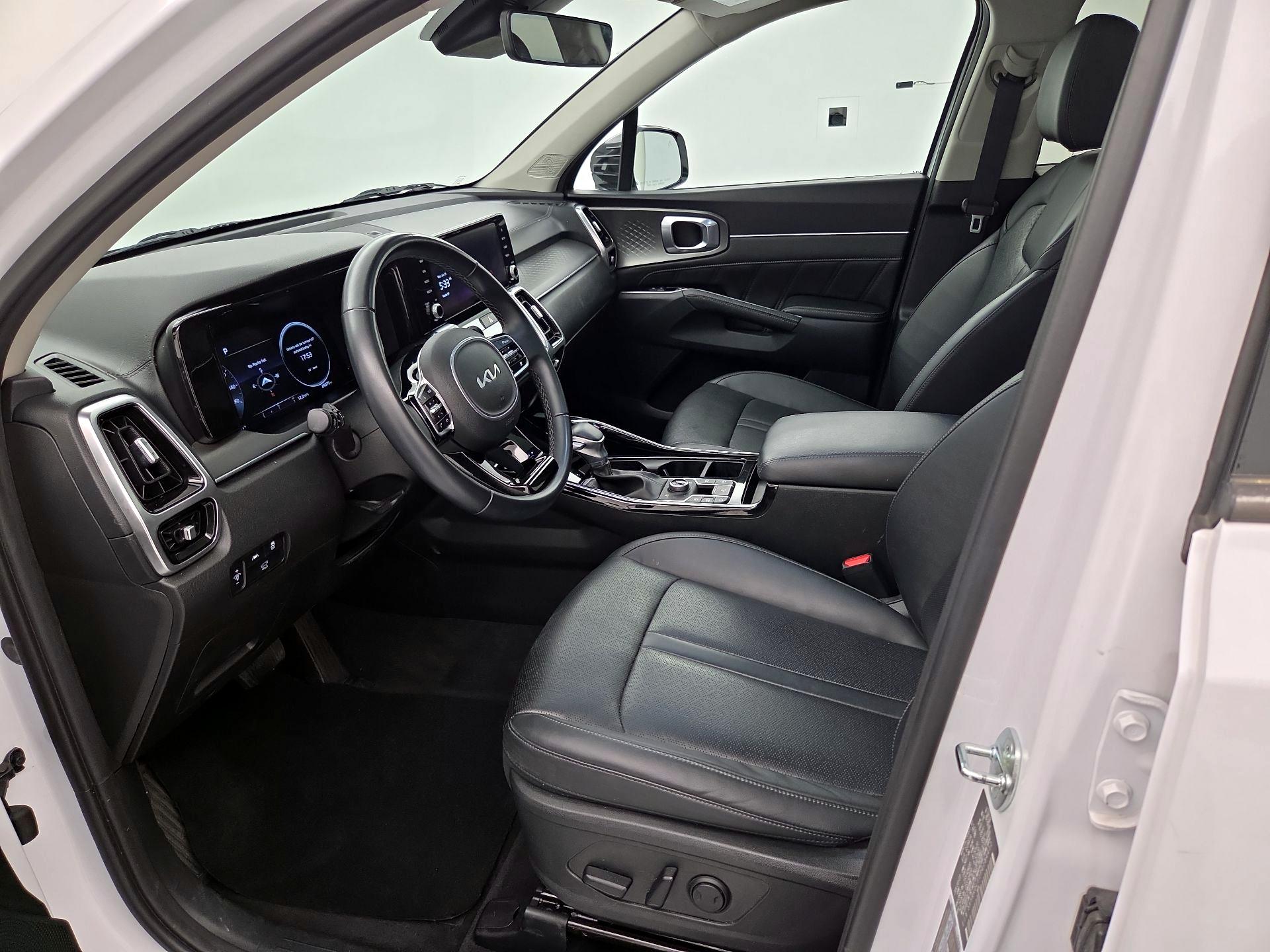 Thumbnail: 2023 Kia Sorento - 11