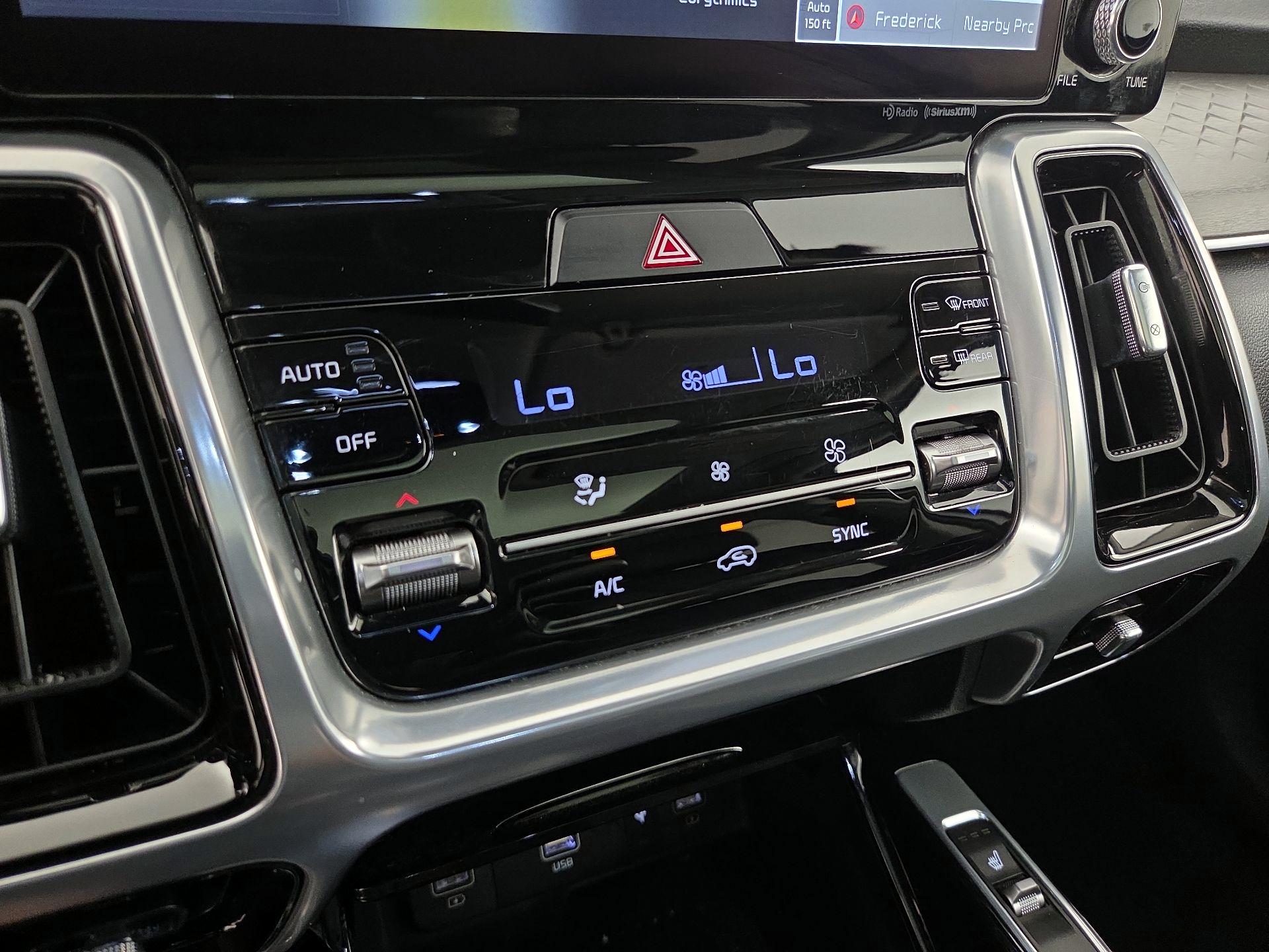 Thumbnail: 2023 Kia Sorento - 17