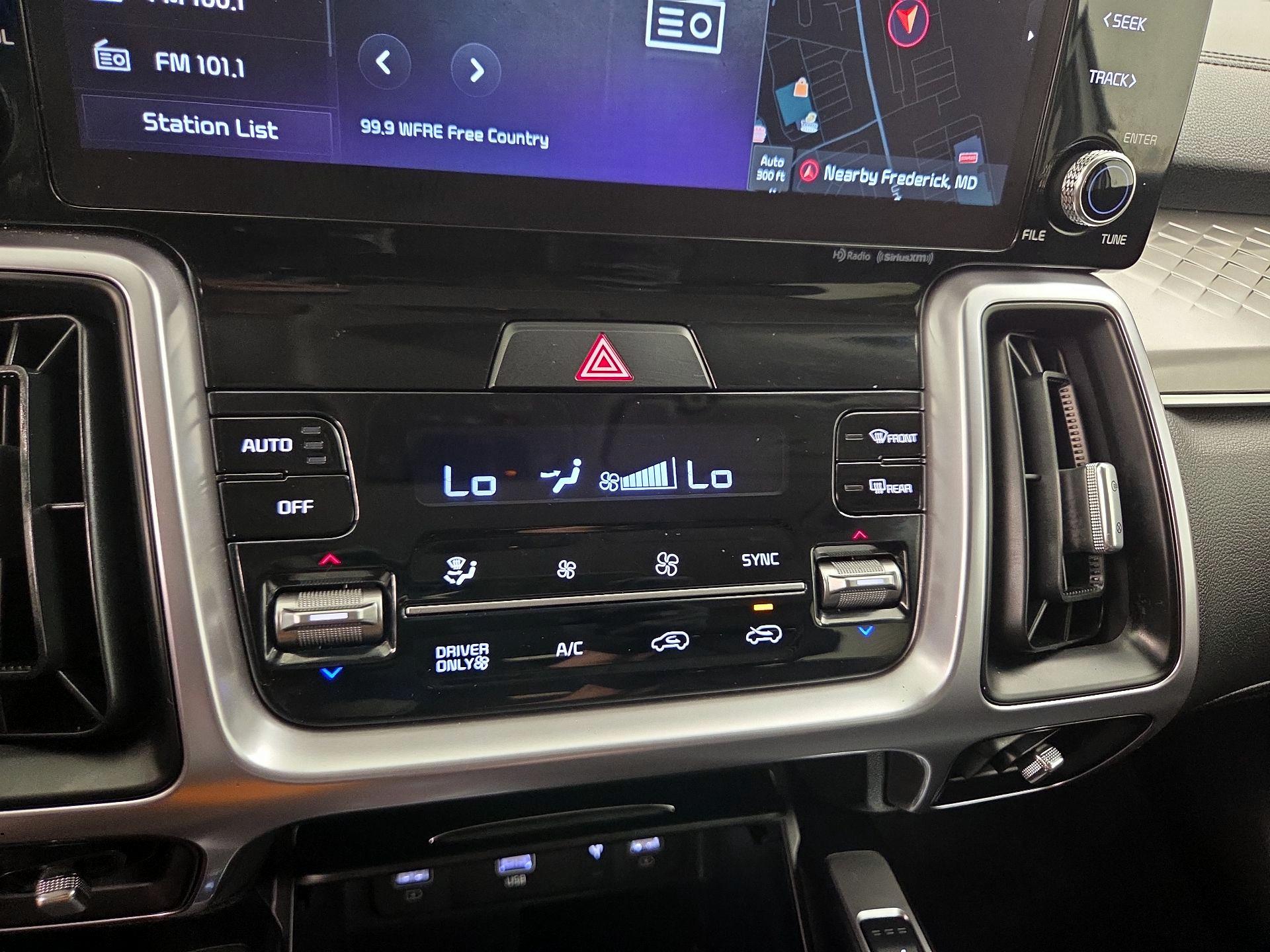Thumbnail: 2023 Kia Sorento - 17