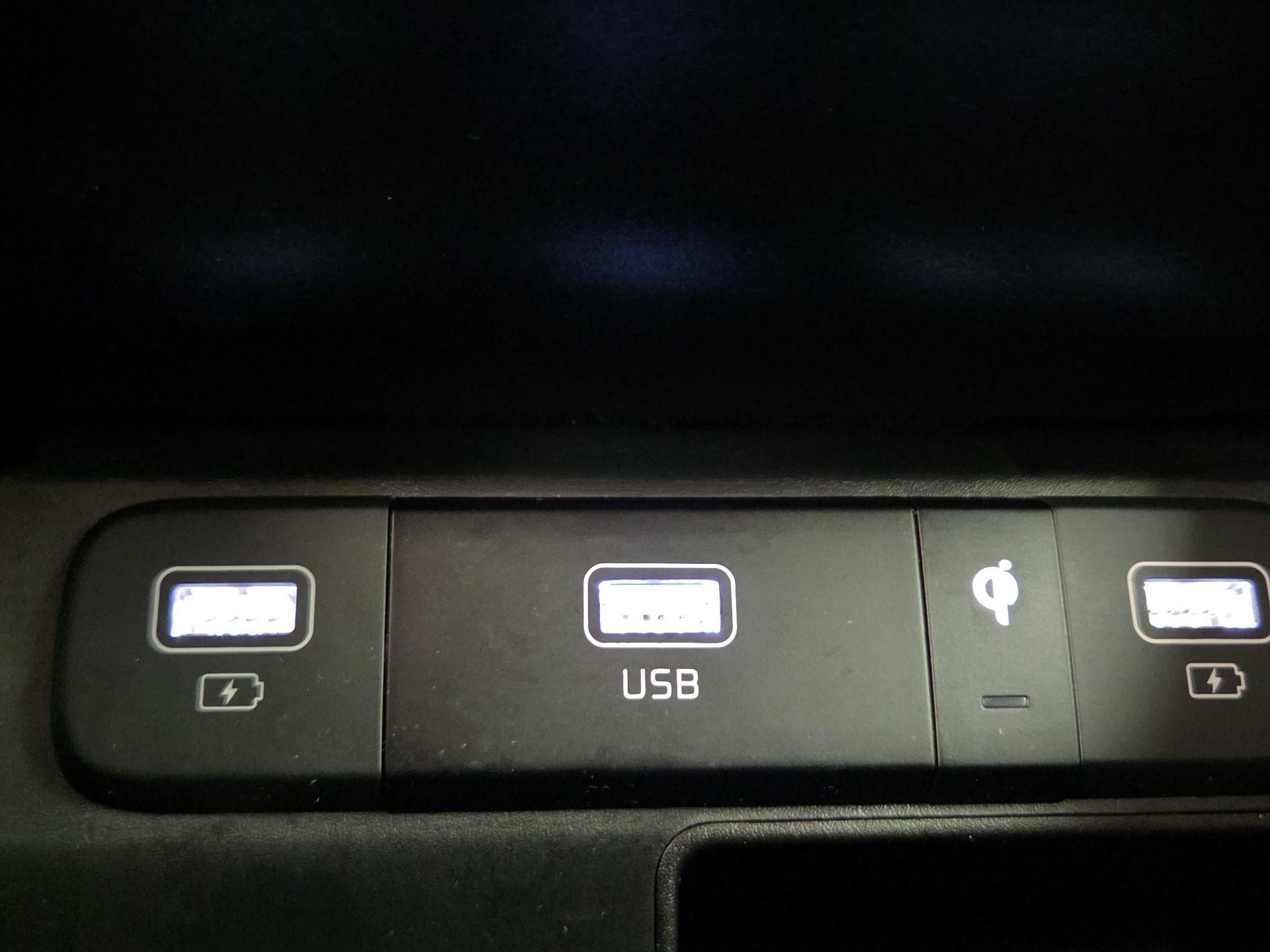 Thumbnail: 2023 Kia Sorento - 19