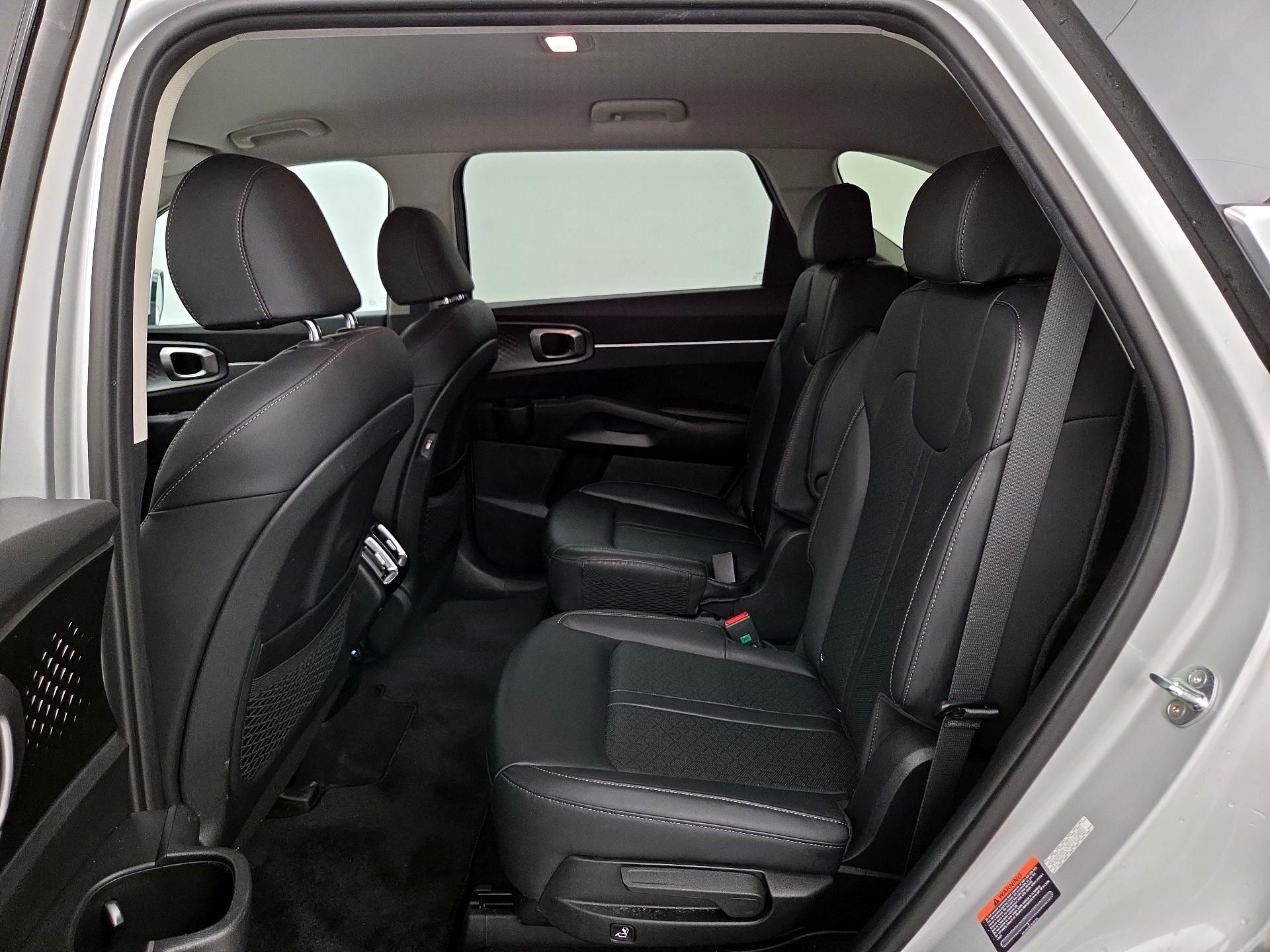 Thumbnail: 2023 Kia Sorento - 20
