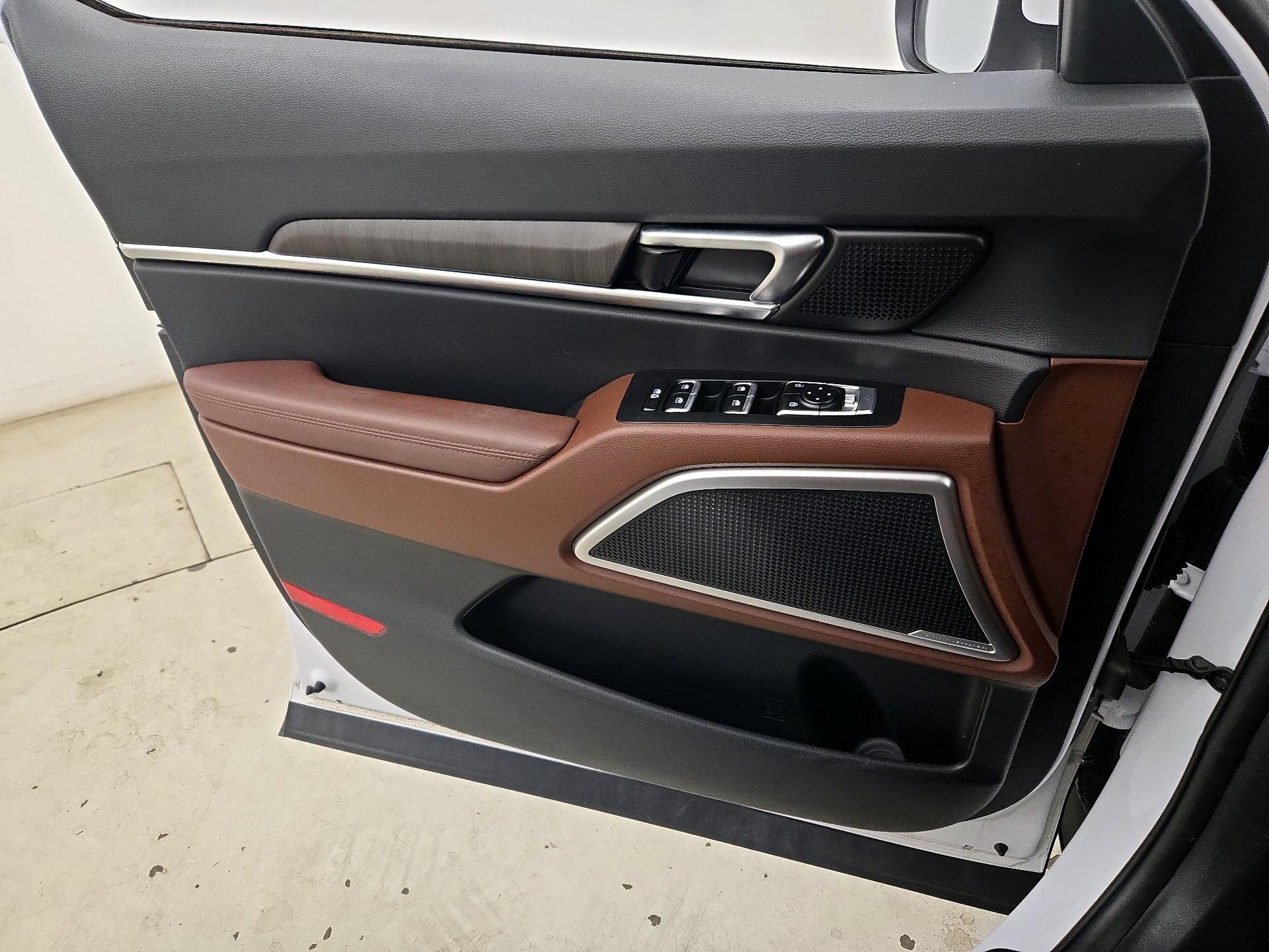 Thumbnail: 2023 Kia Telluride - 12
