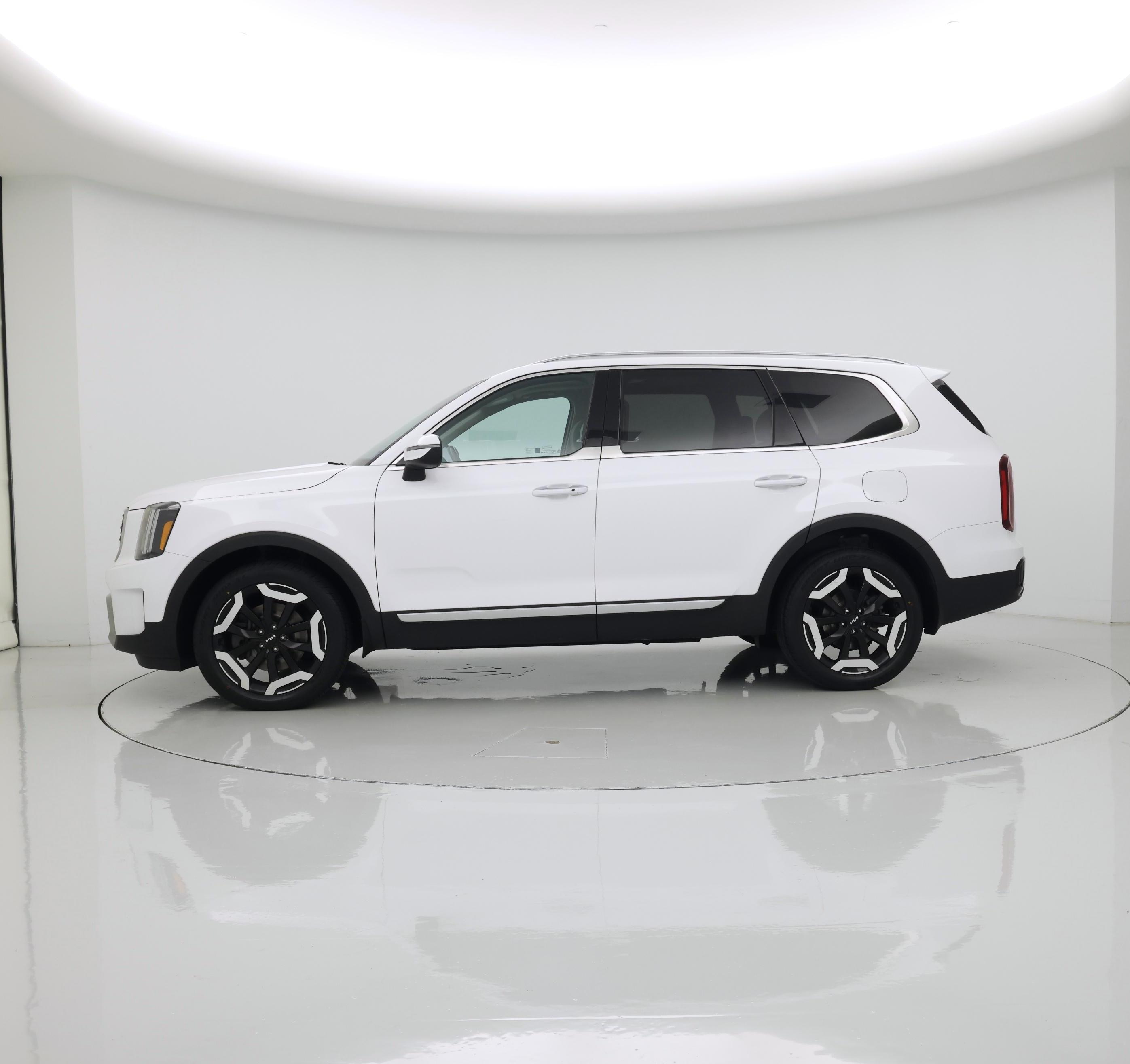 Thumbnail: 2023 Kia Telluride - 3