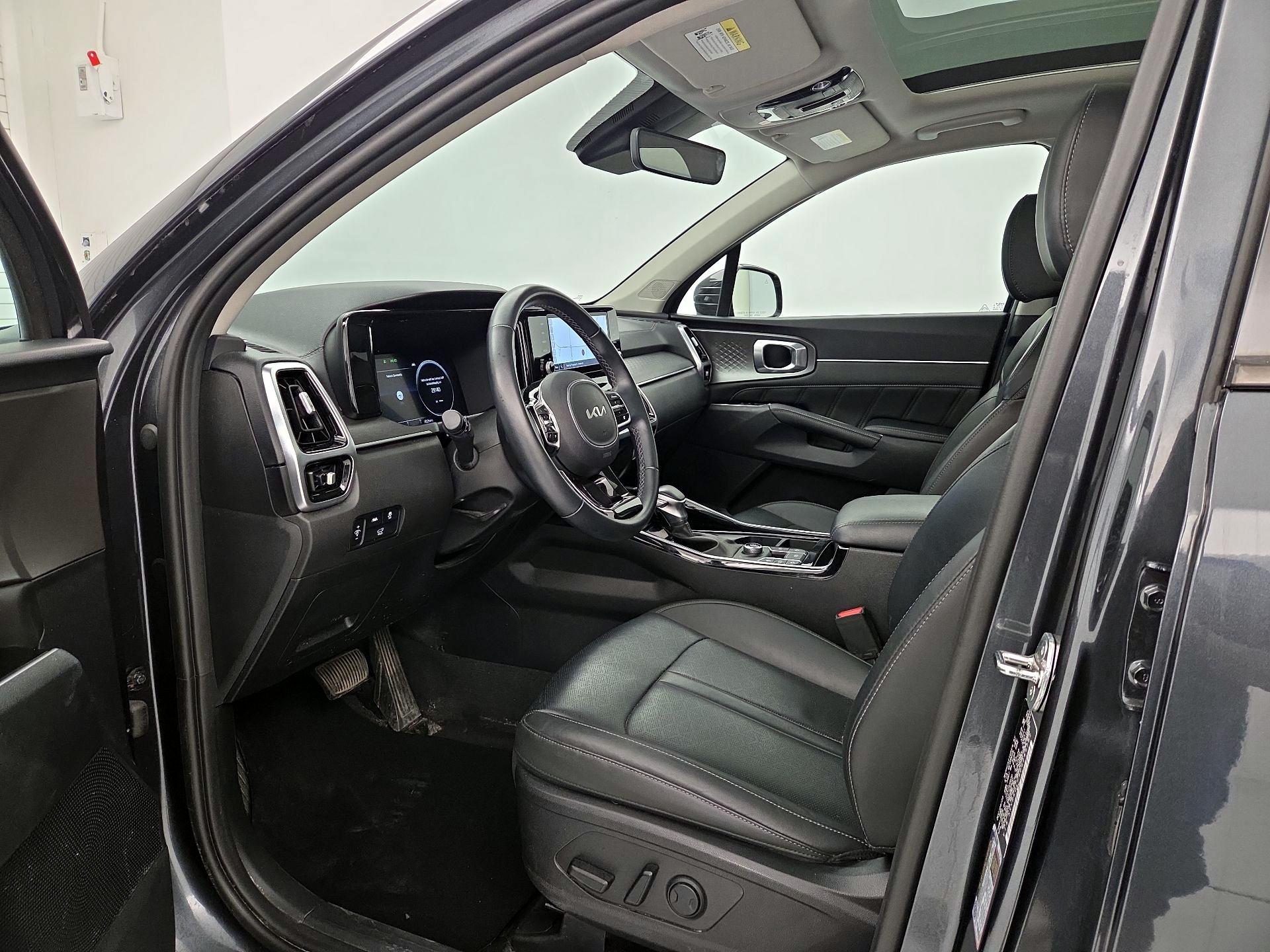 Thumbnail: 2023 Kia Sorento - 11